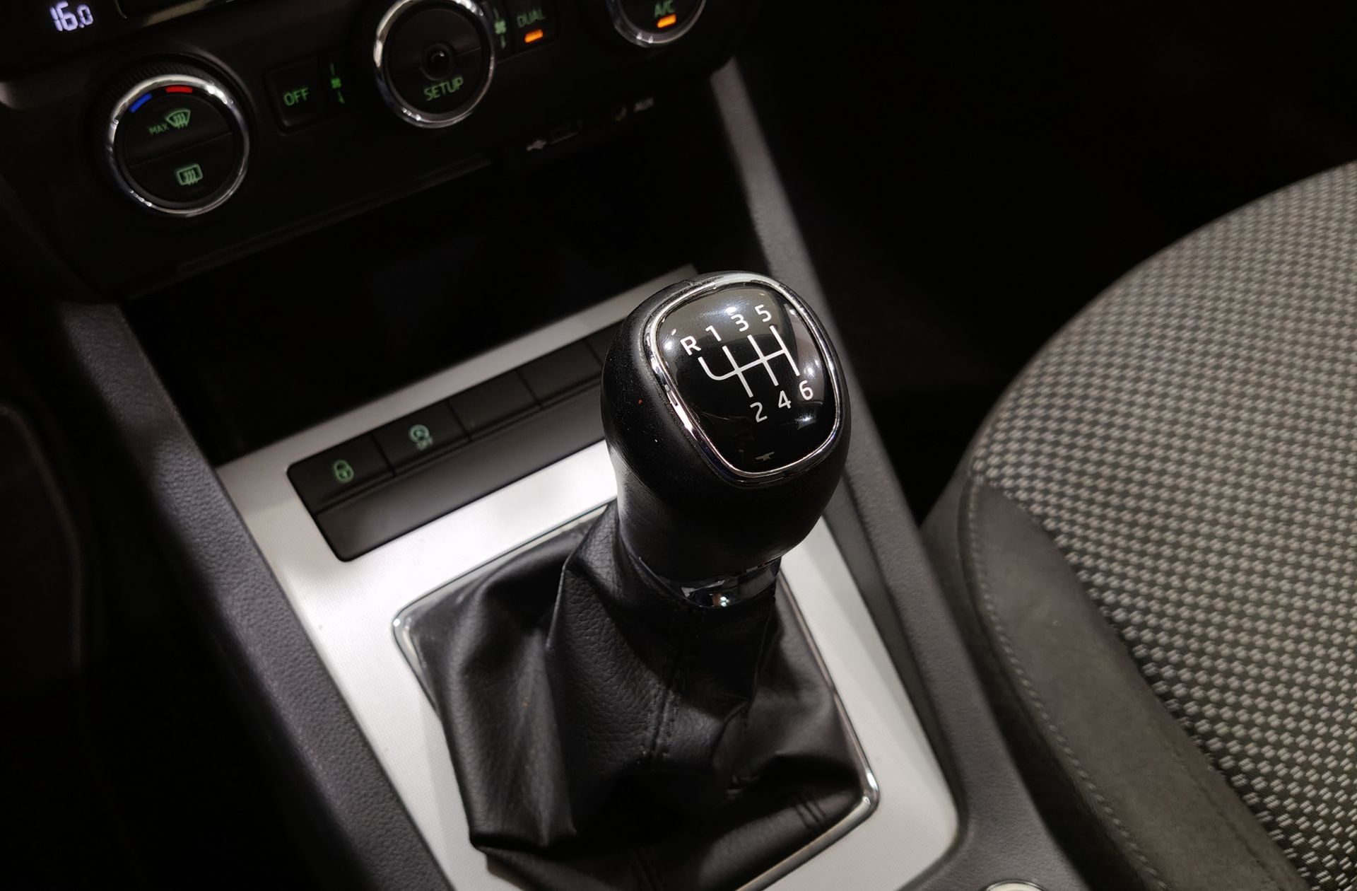 Škoda Octavia 2.0 TDI CR Ambition - foto 5