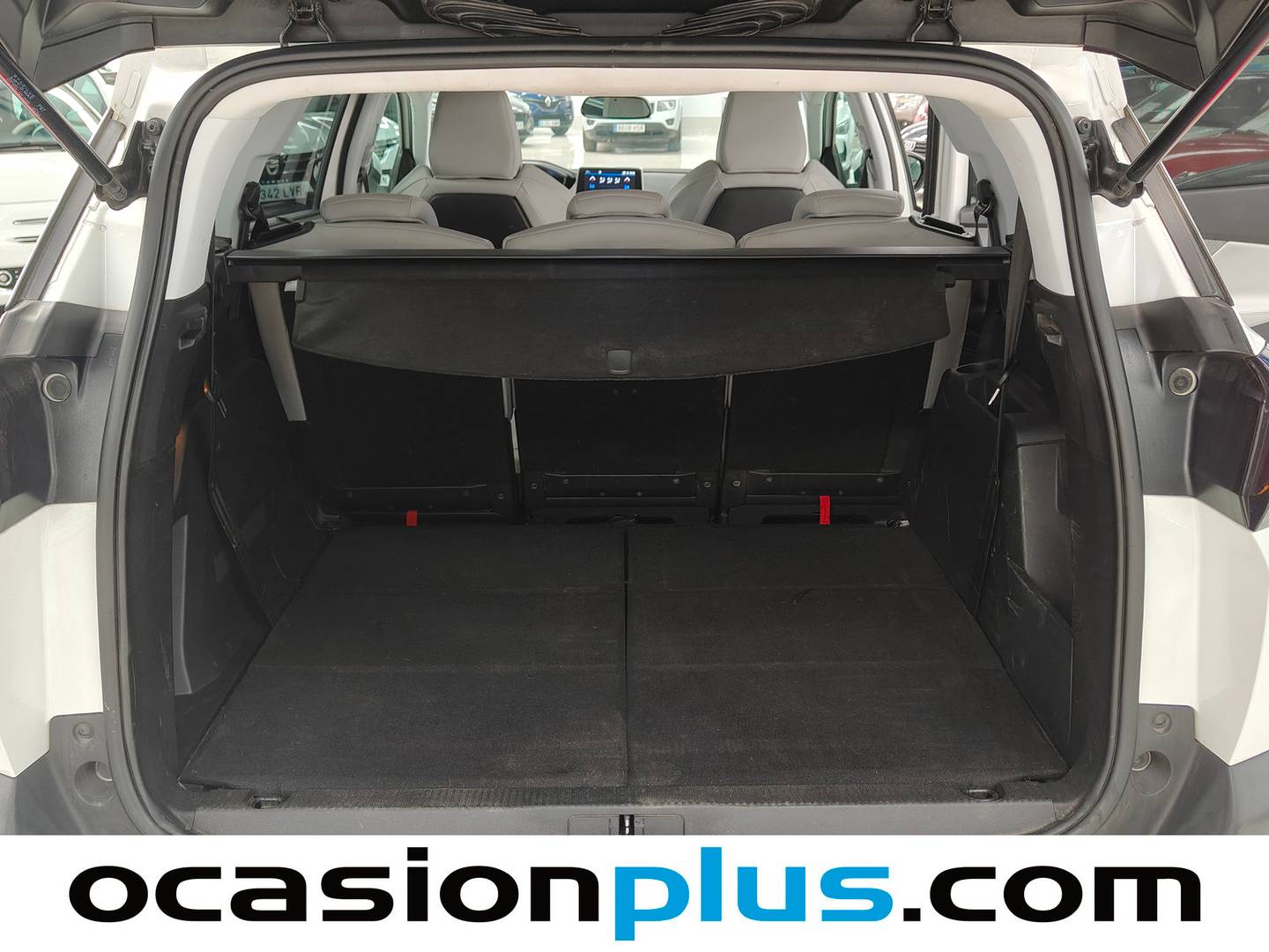 Foto Peugeot 5008 Peugeot 5008 PureTech 130 S&S Allure (130 CV) 7 Plazas siete plazas