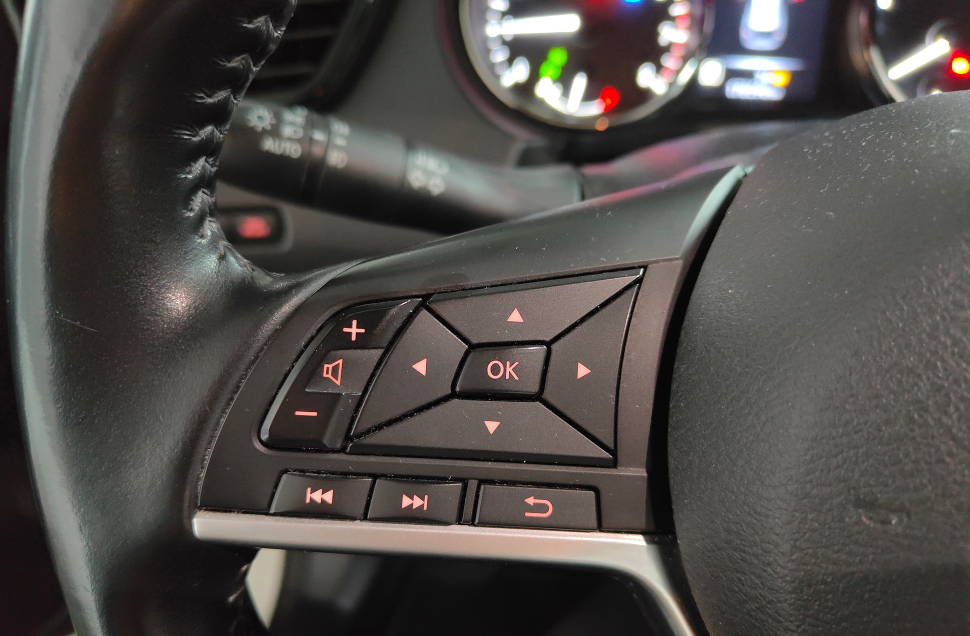 Nissan X-Trail DIG-T 160 N-Connecta 4x2 DCT - foto 35