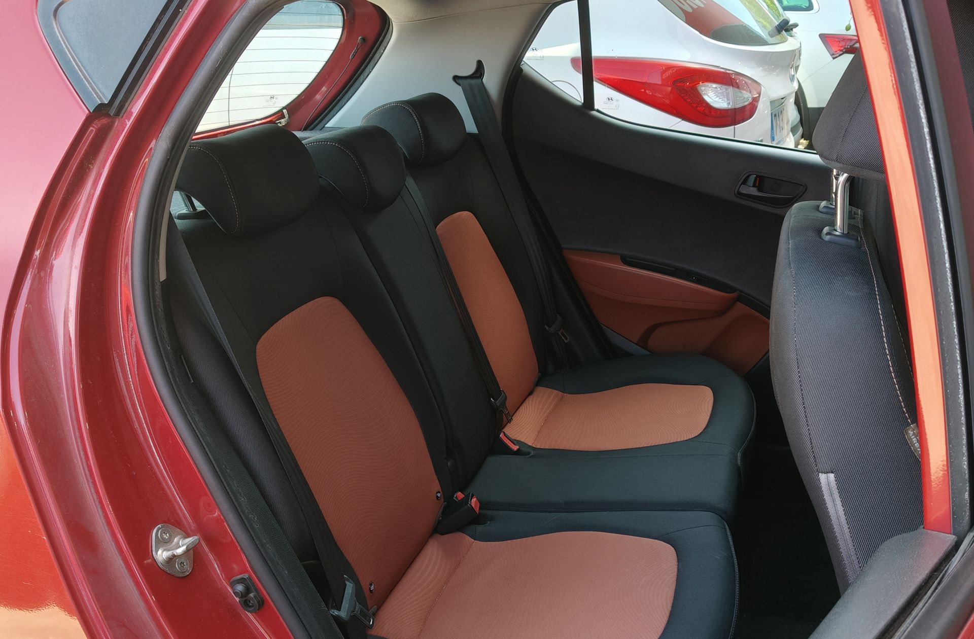 Hyundai i10 1.0 Tecno Orange - foto 12