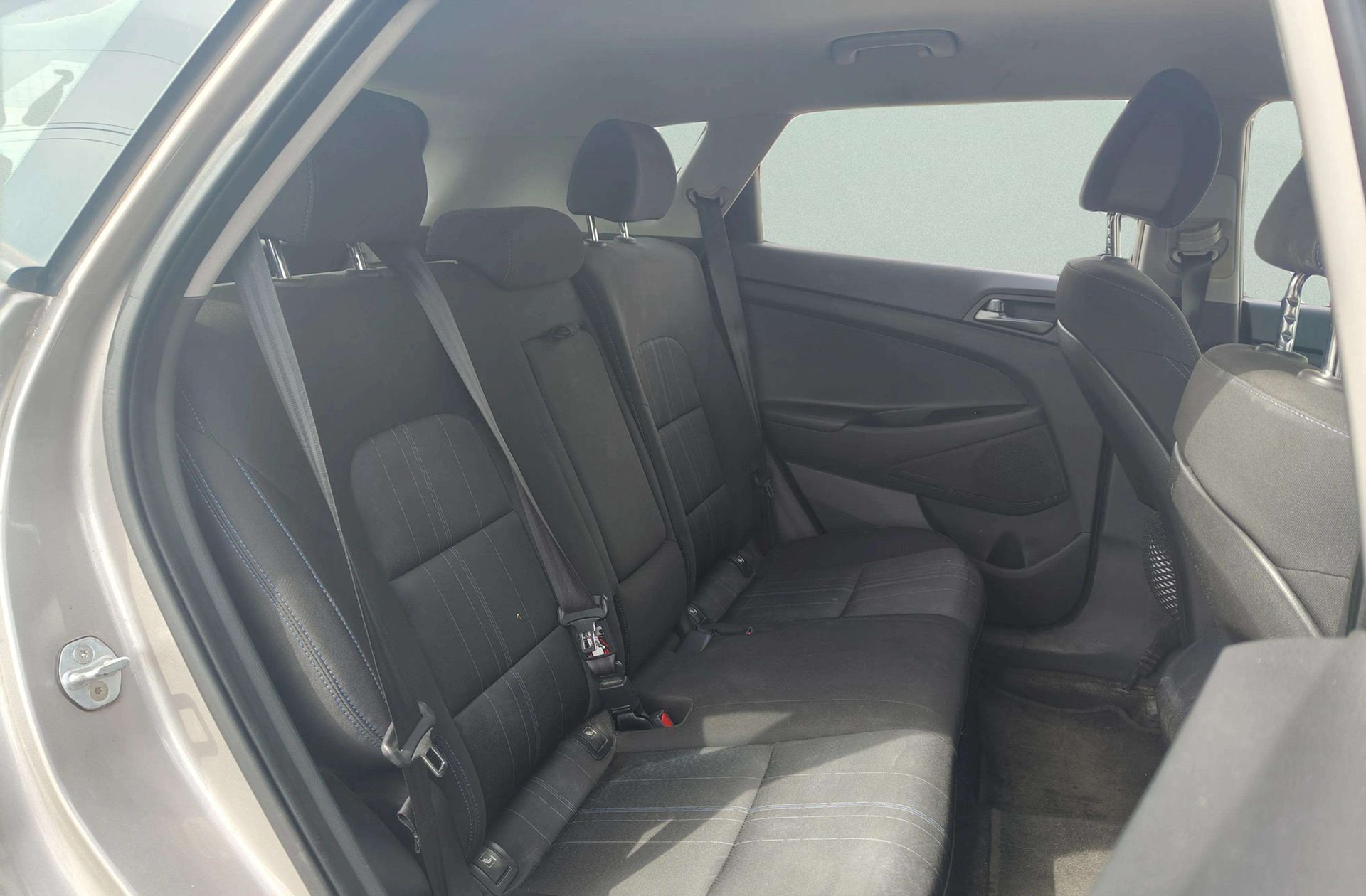 Hyundai Tucson 1.6 GDI BlueDrive Essence 4x2 - foto 14