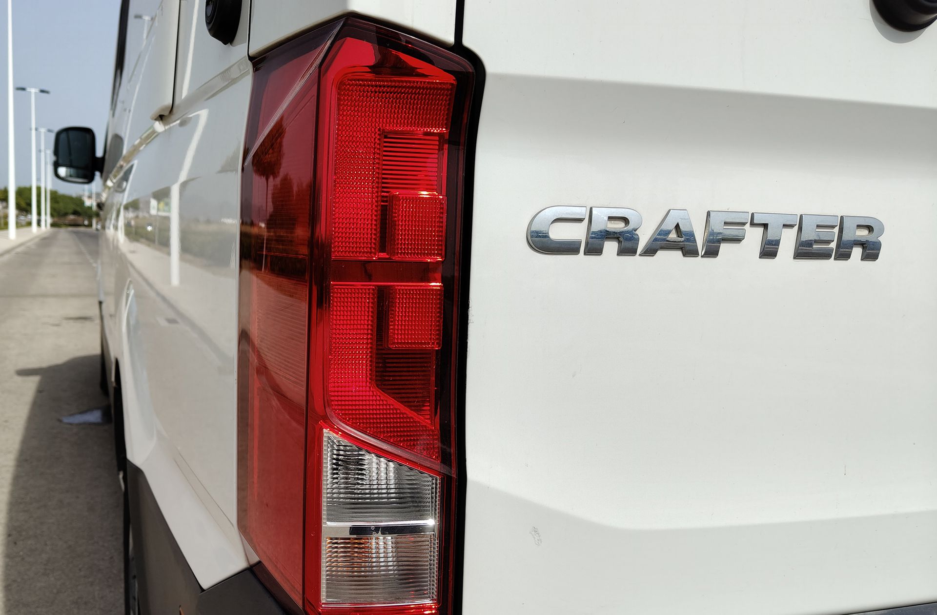 Volkswagen Crafter 35 Furgón Batalla Media L3H3 2.0 TDI 4 plazas Camperizada - foto 25