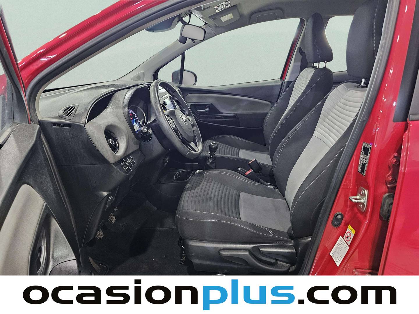 Foto asientos delanteros Toyota Yaris Toyota Yaris 1.5 Active (111 CV)
