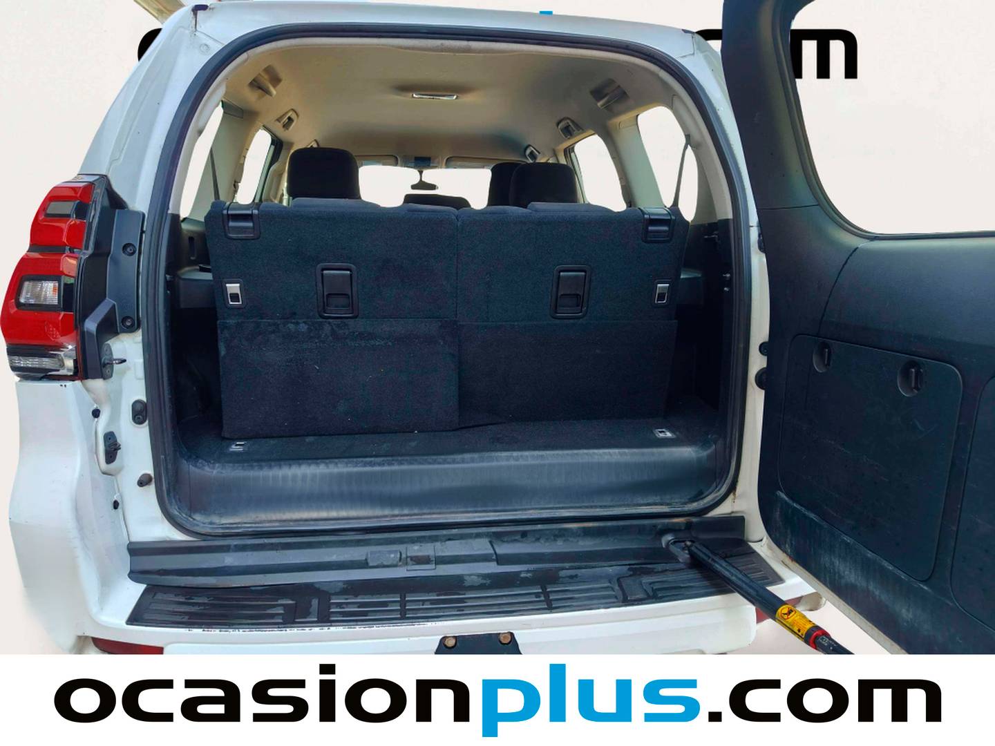 Fotos maletero Toyota Land Cruiser Toyota Land Cruiser 2.8 D-4D GX (177 CV)