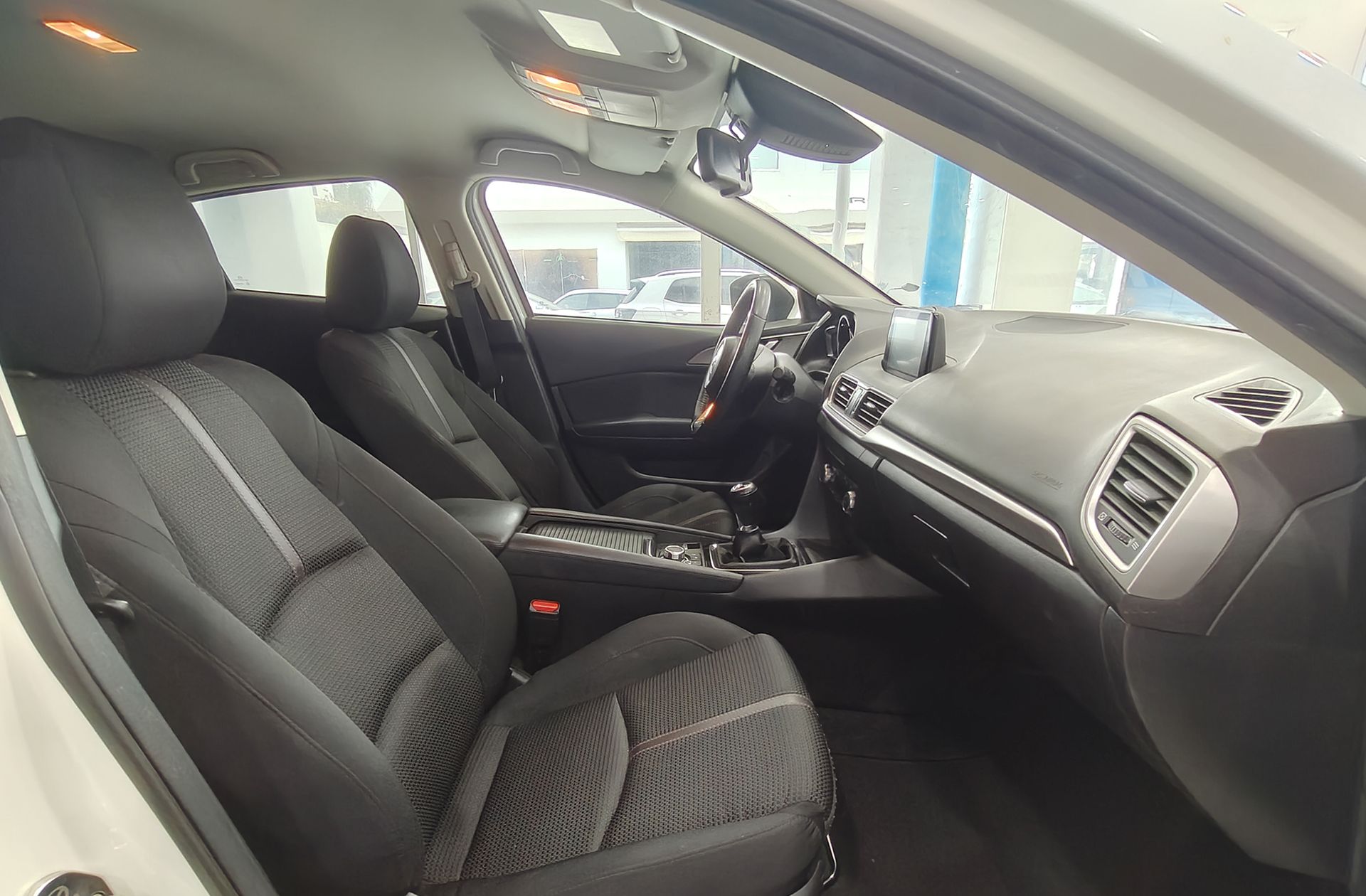 Mazda3 2.0 GE Black Tech Edition - foto 18