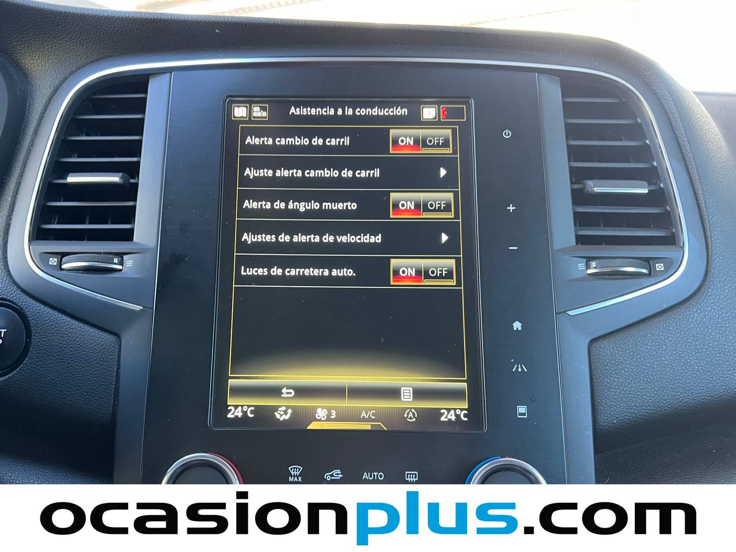 Foto Renault Mégane Renault Megane Sport Tourer Zen TCe (140 CV) GPF