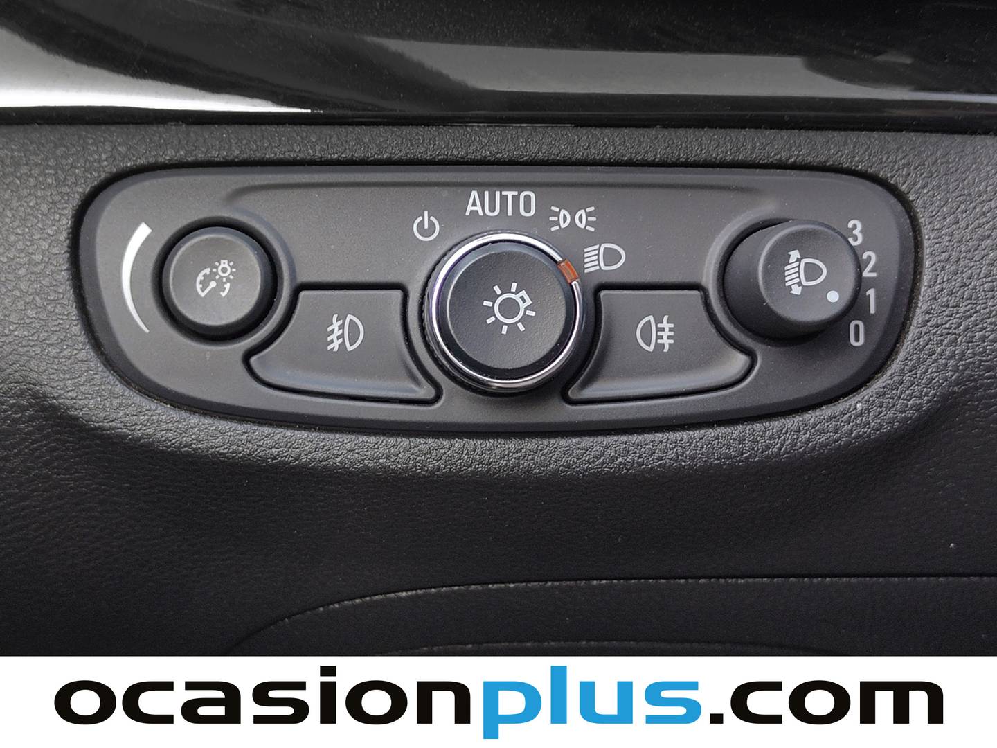 Equipamiento del Opel Mokka X Opel Mokka X 1.6 CDTI S&S Selective 4X2 WLTP (136 CV)