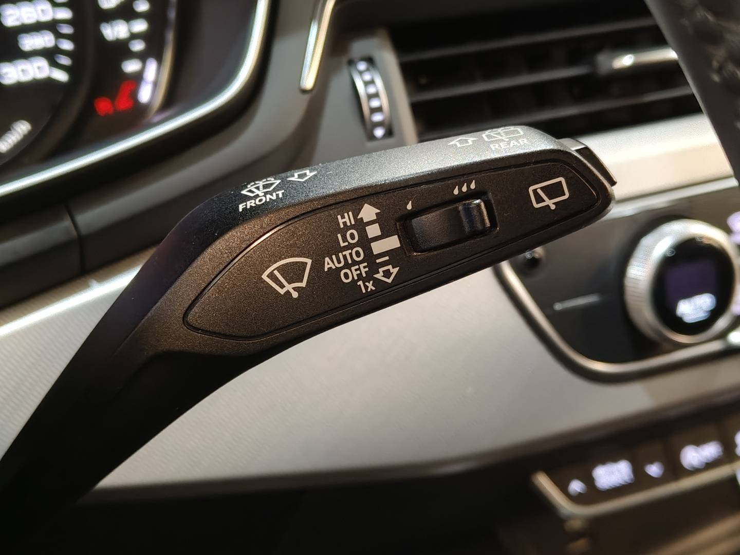 Foto Audi A4 Audi A4 Avant Black line edition 2.0 TDI (150 CV) S tronic