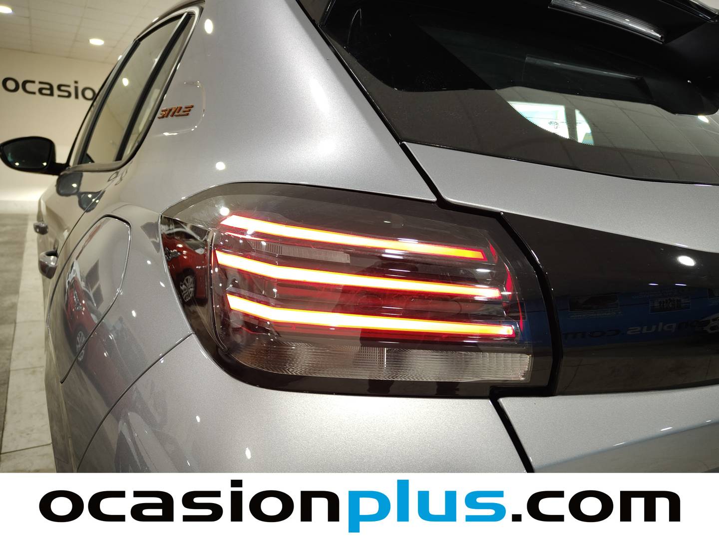 Peugeot 208 Peugeot 208 Style Hybrid 110 eDCS6 (110 CV) km 0