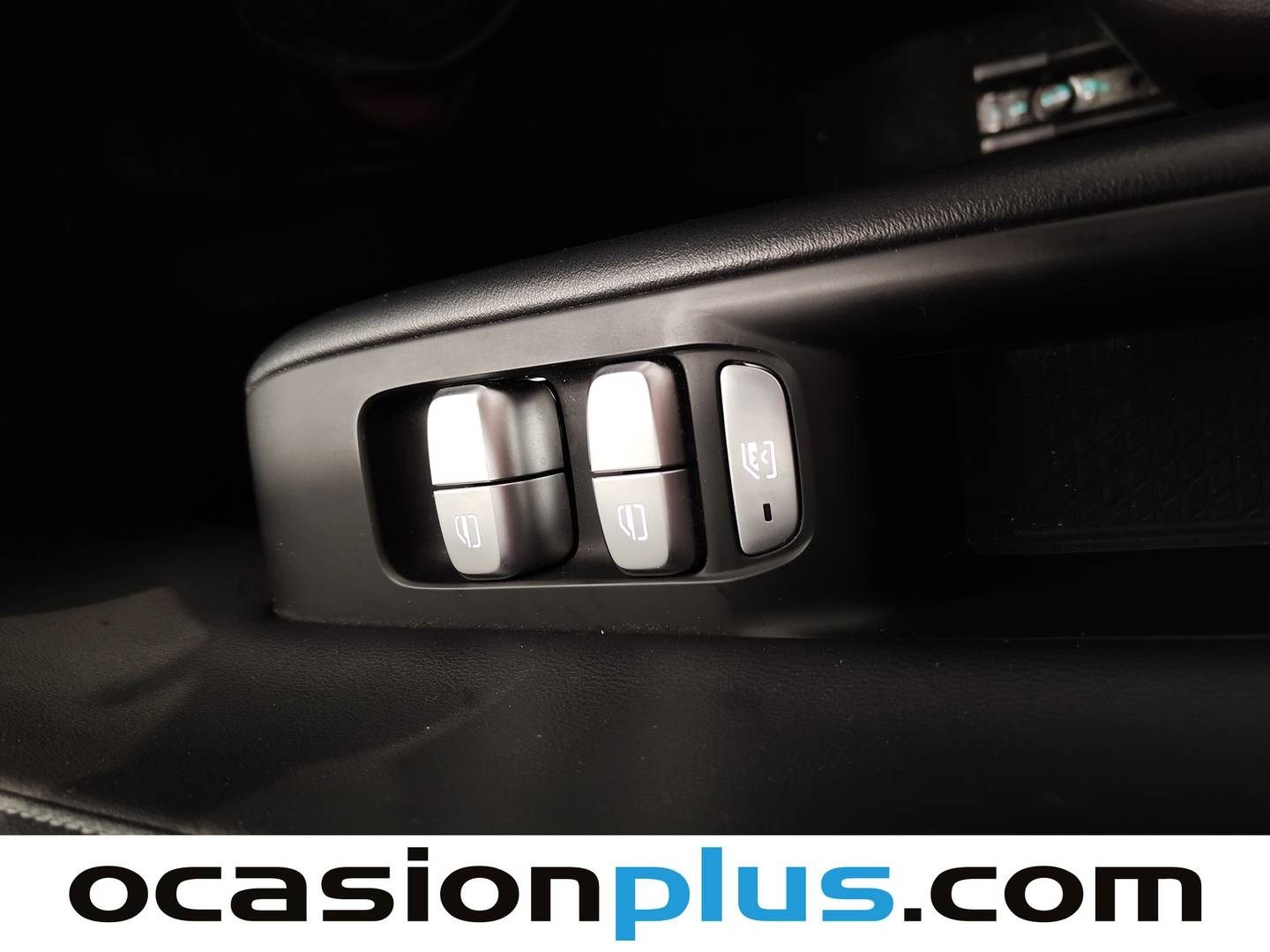 EBRO S800 EBRO S800 1.6 TGDI Premium DCT (147 CV) 7 Plazas 2025