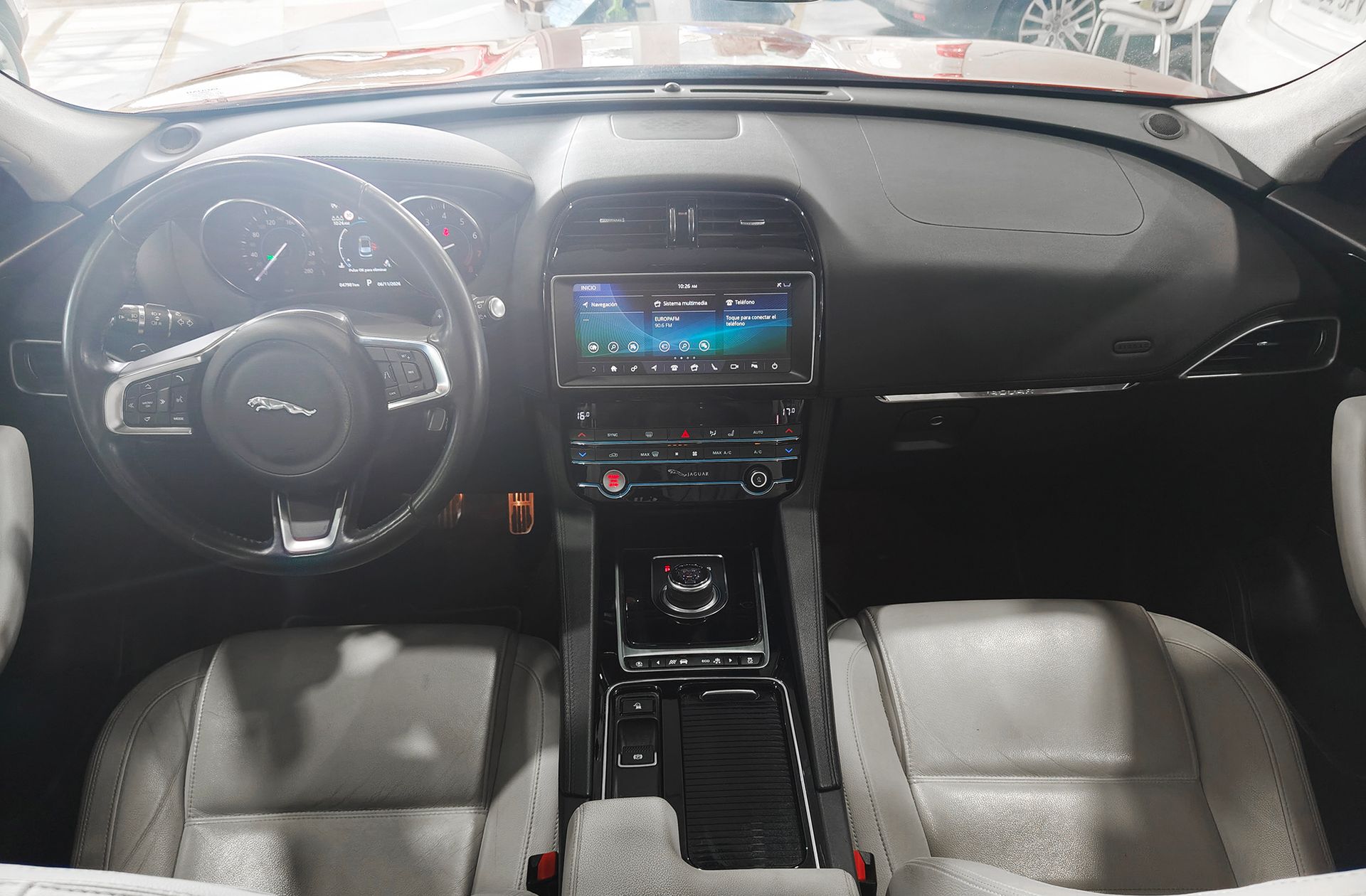 Jaguar F-Pace 2.0T i4 Prestige AWD - foto 10