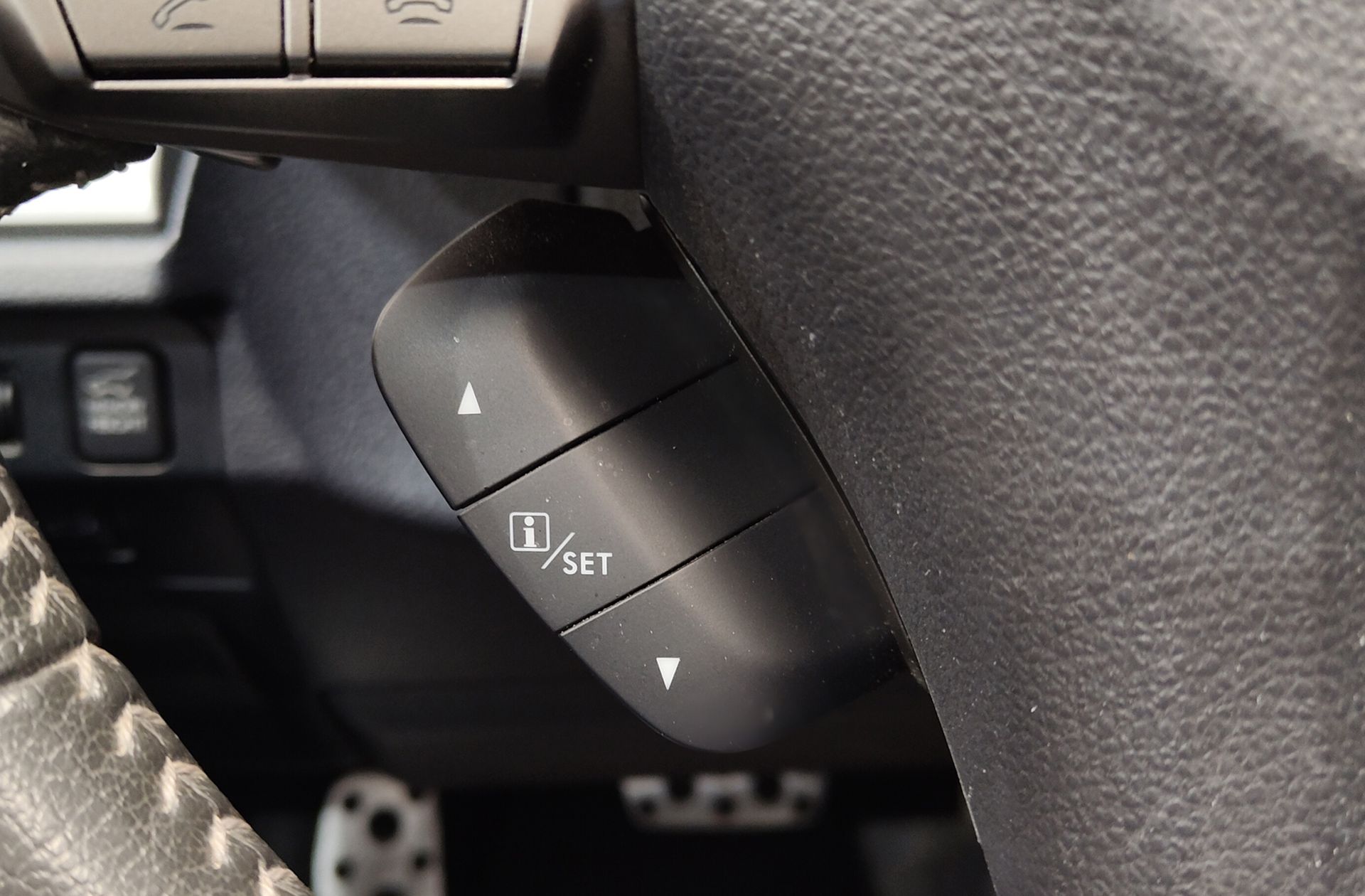 Subaru Forester 2.0 TD Executive Plus Lineartronic - foto 35