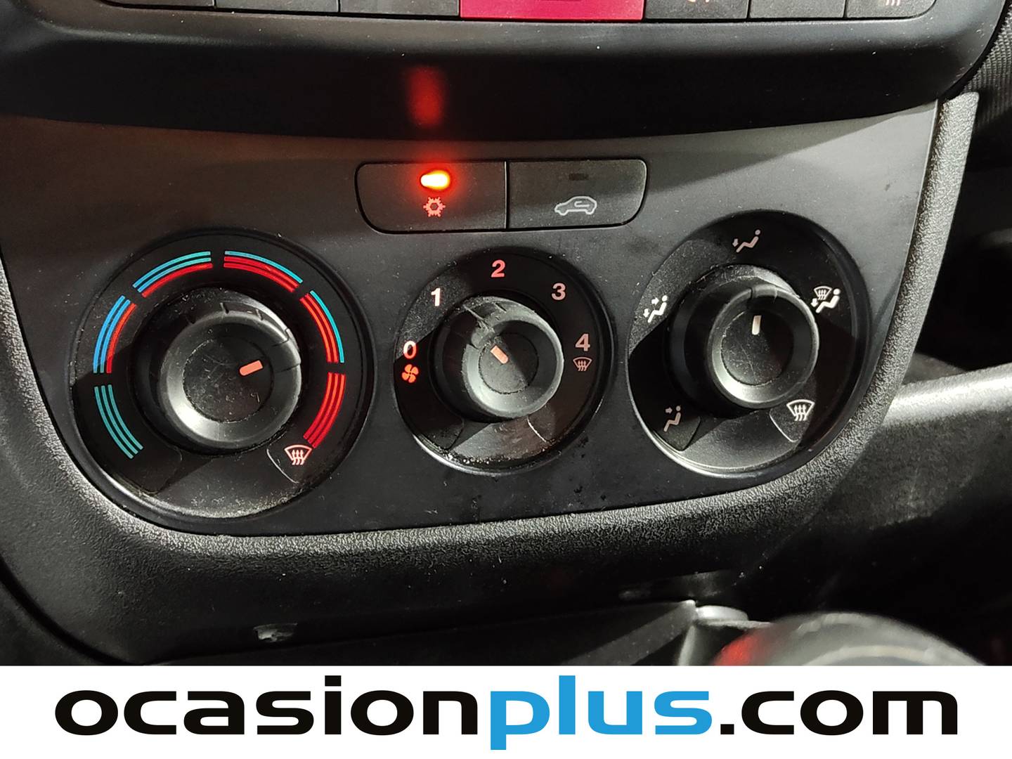 Equipamiento del Opel Combo Opel Combo Tour 1.3 CDTI Expression L1 H1 (90 CV)