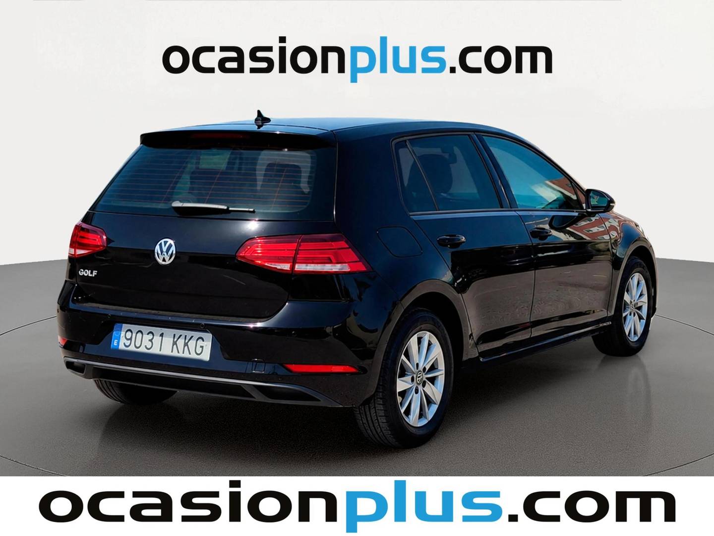 Foto trasera Volkswagen Golf Volkswagen Golf Business 1.0 TSI (110 CV) derecha