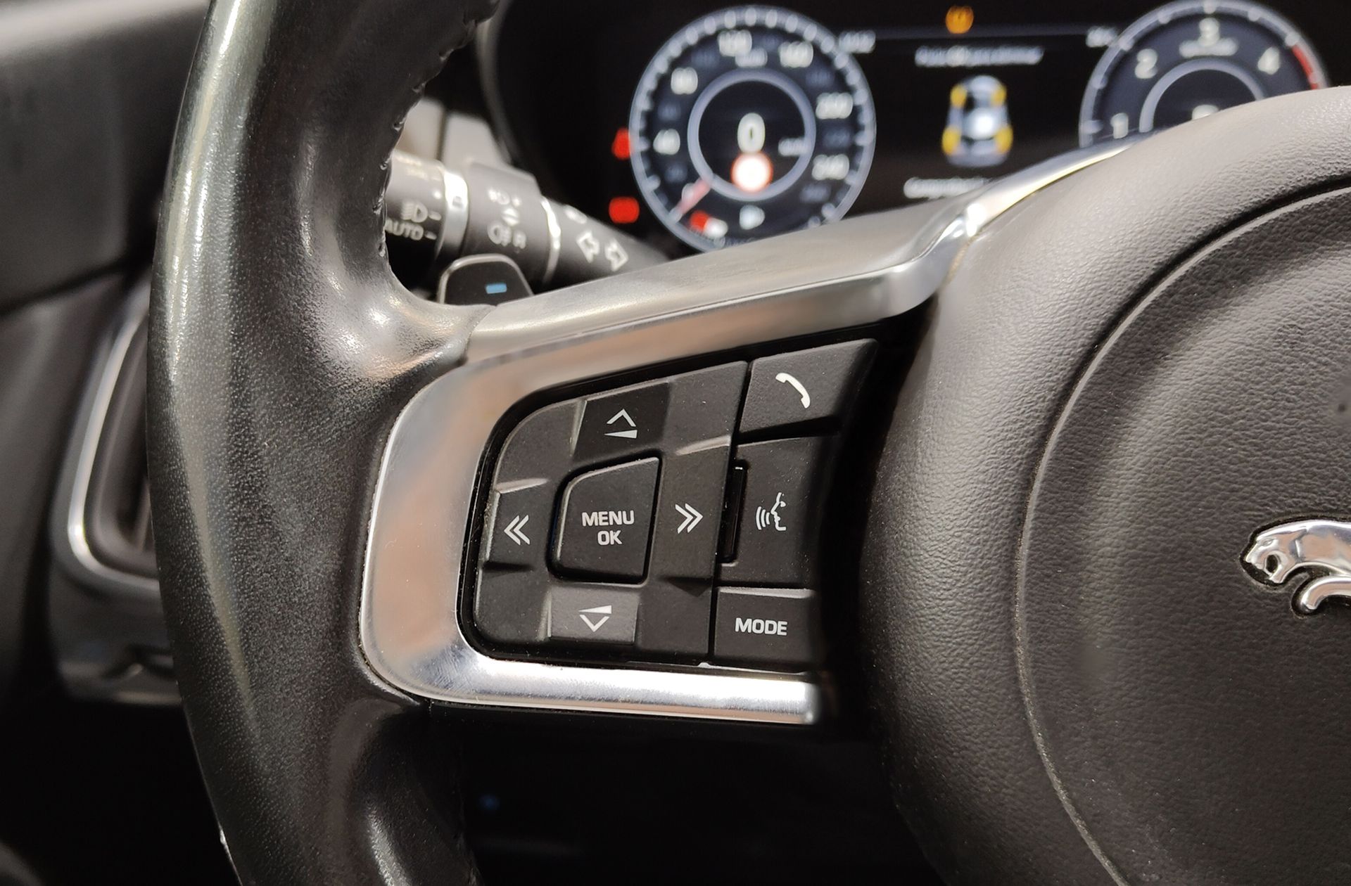 Jaguar E-Pace 2.0D R-Dynamic S 4WD - foto 34