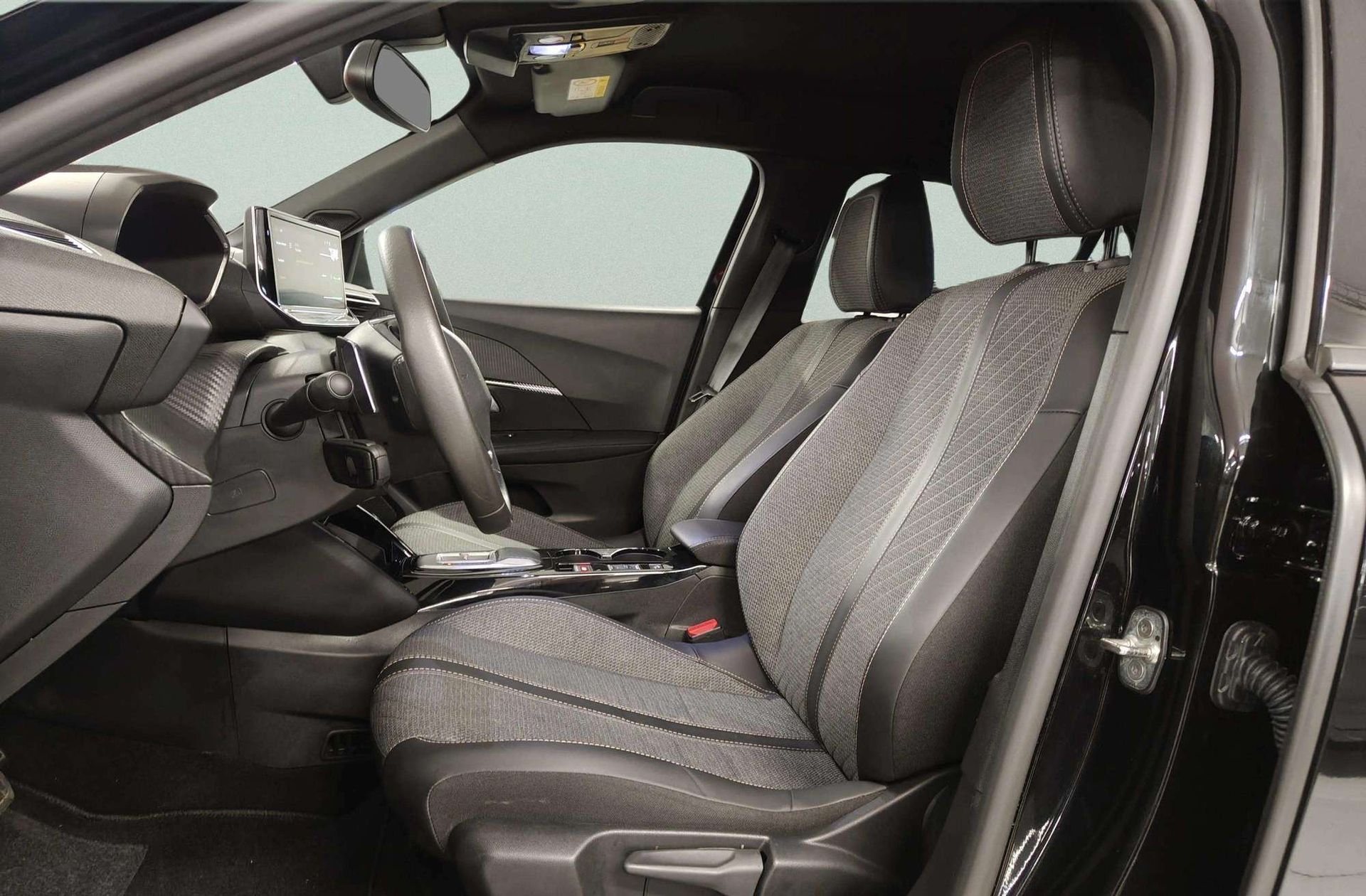 Peugeot 2008 Allure Hybrid eDCS6 - foto 12