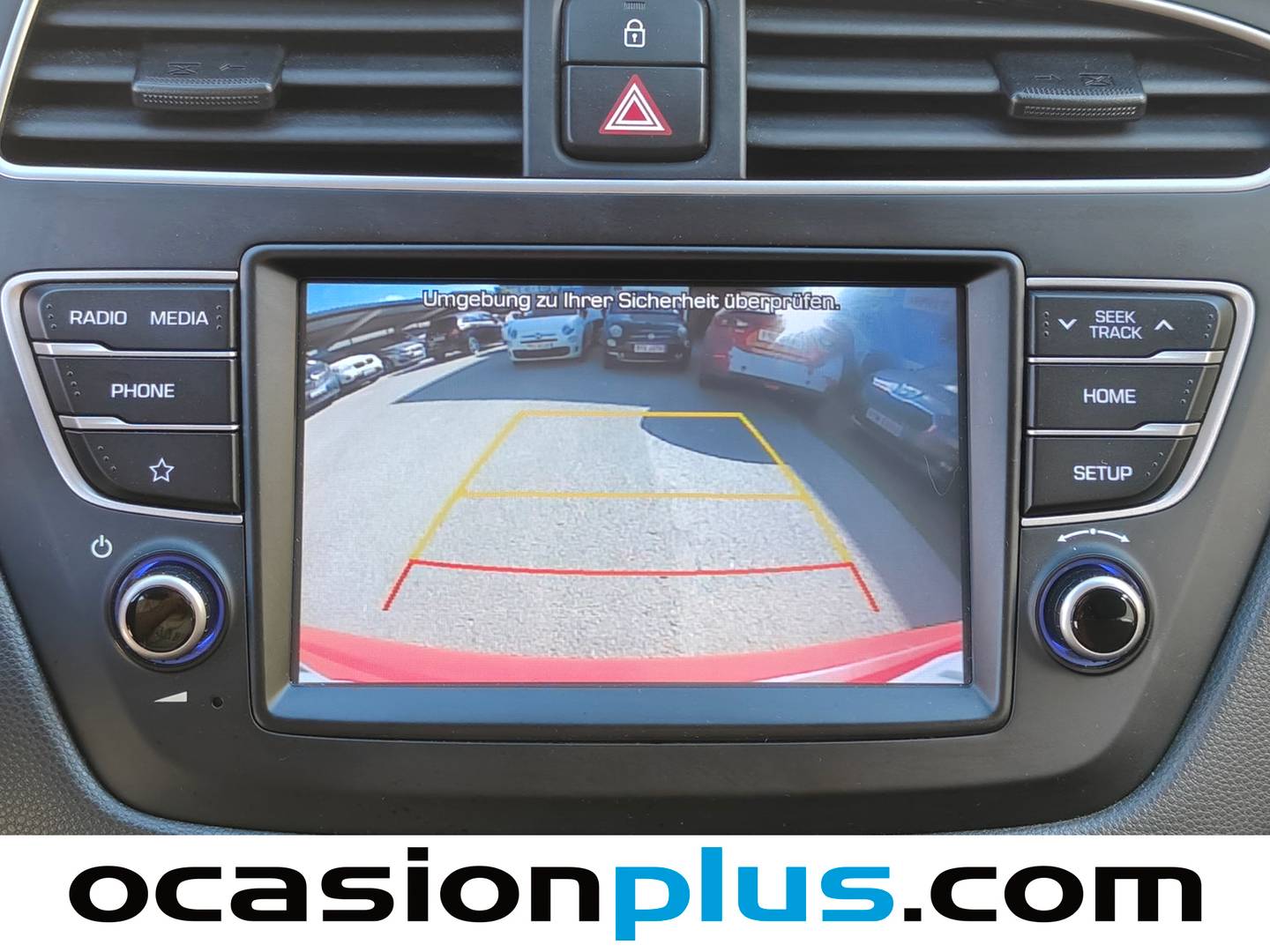Equipamiento del Hyundai i20 Hyundai i20 1.2 MPI Essence LE (75 CV)