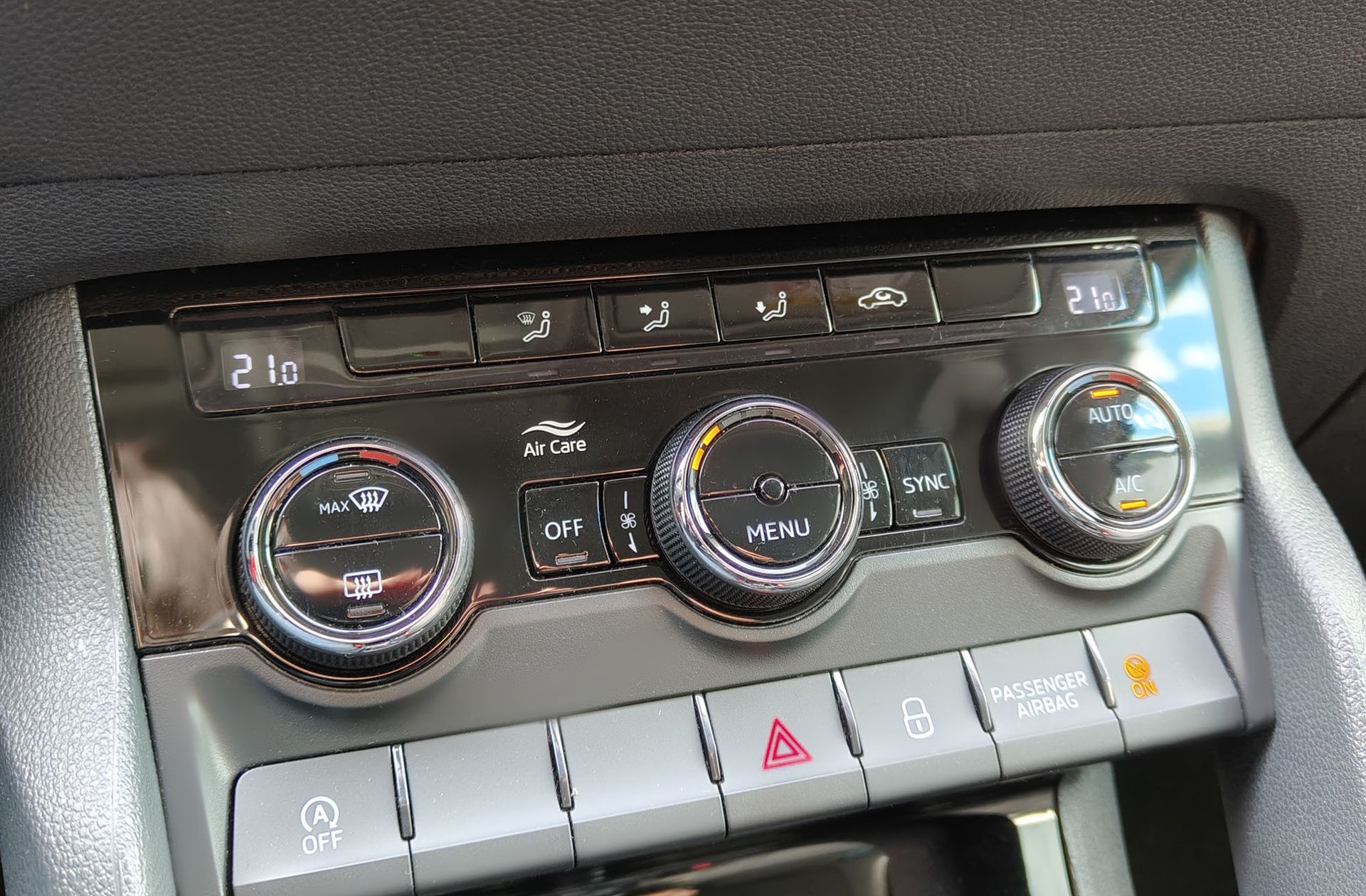 Škoda Karoq 1.6 TDI Ambition - foto 31