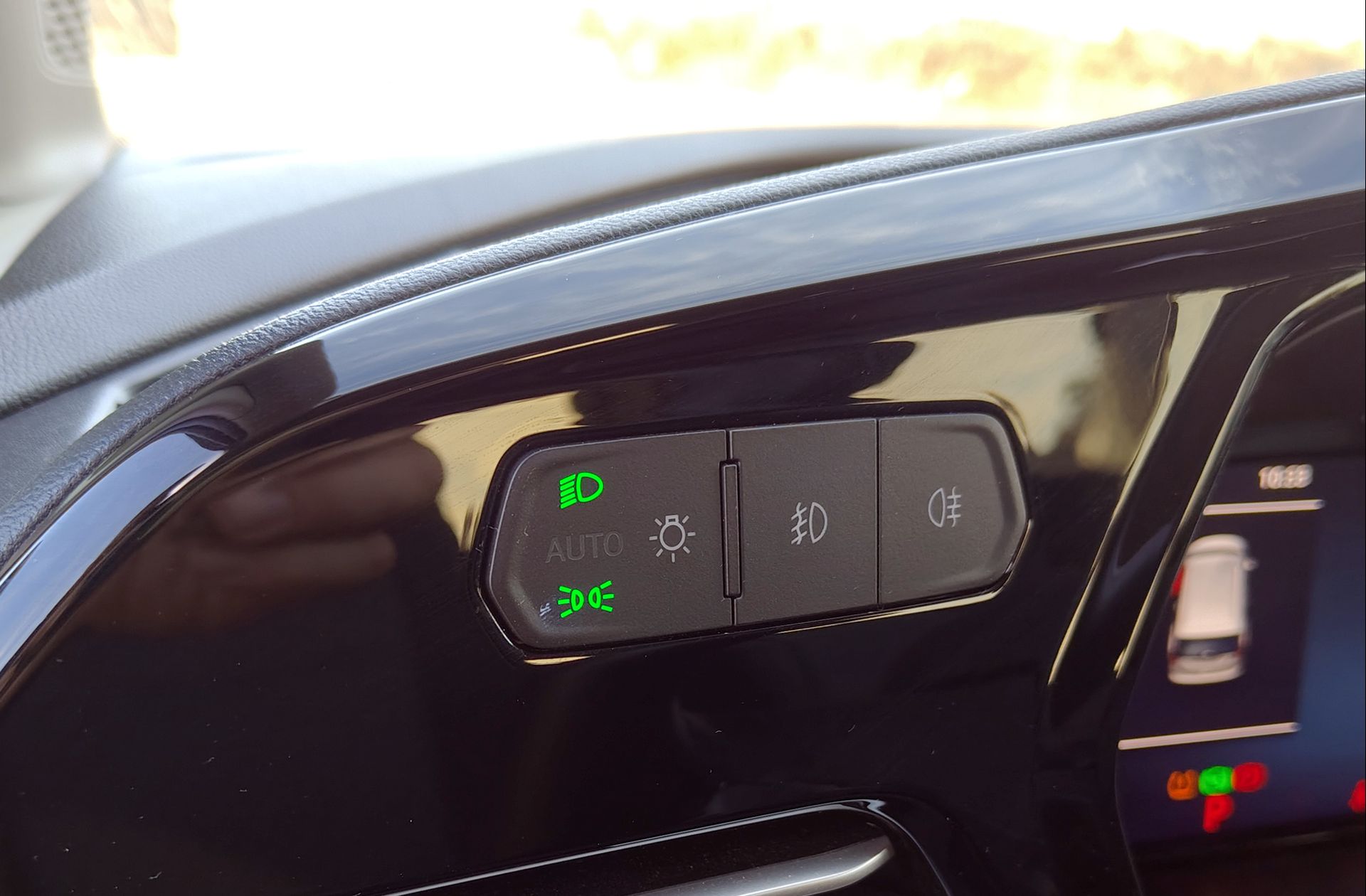 Ford Grand Tourneo Connect 2.0 EcoBlue Titanium - foto 26