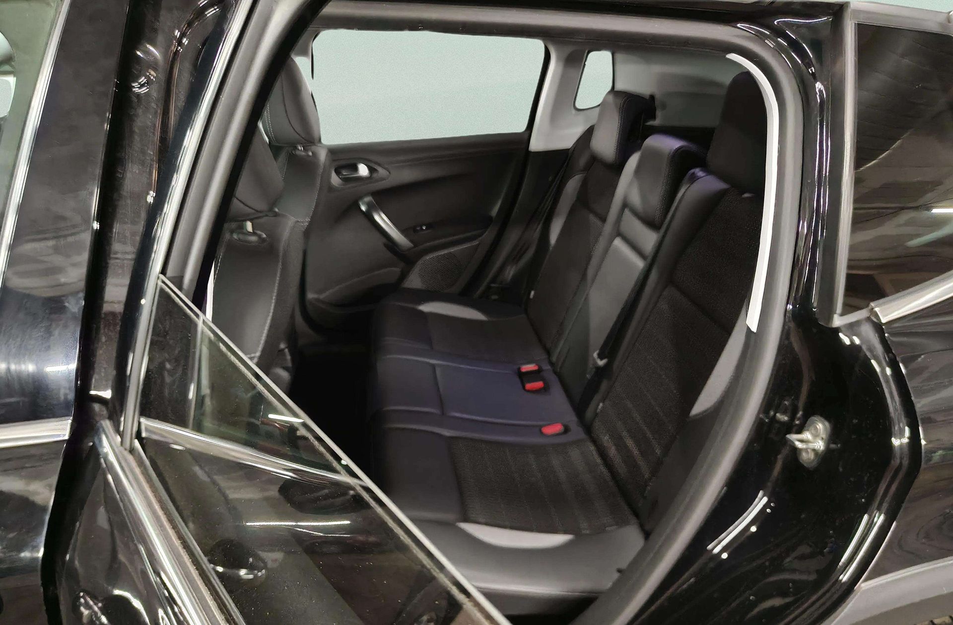Peugeot 2008 BlueHDi 100 Allure - foto 14
