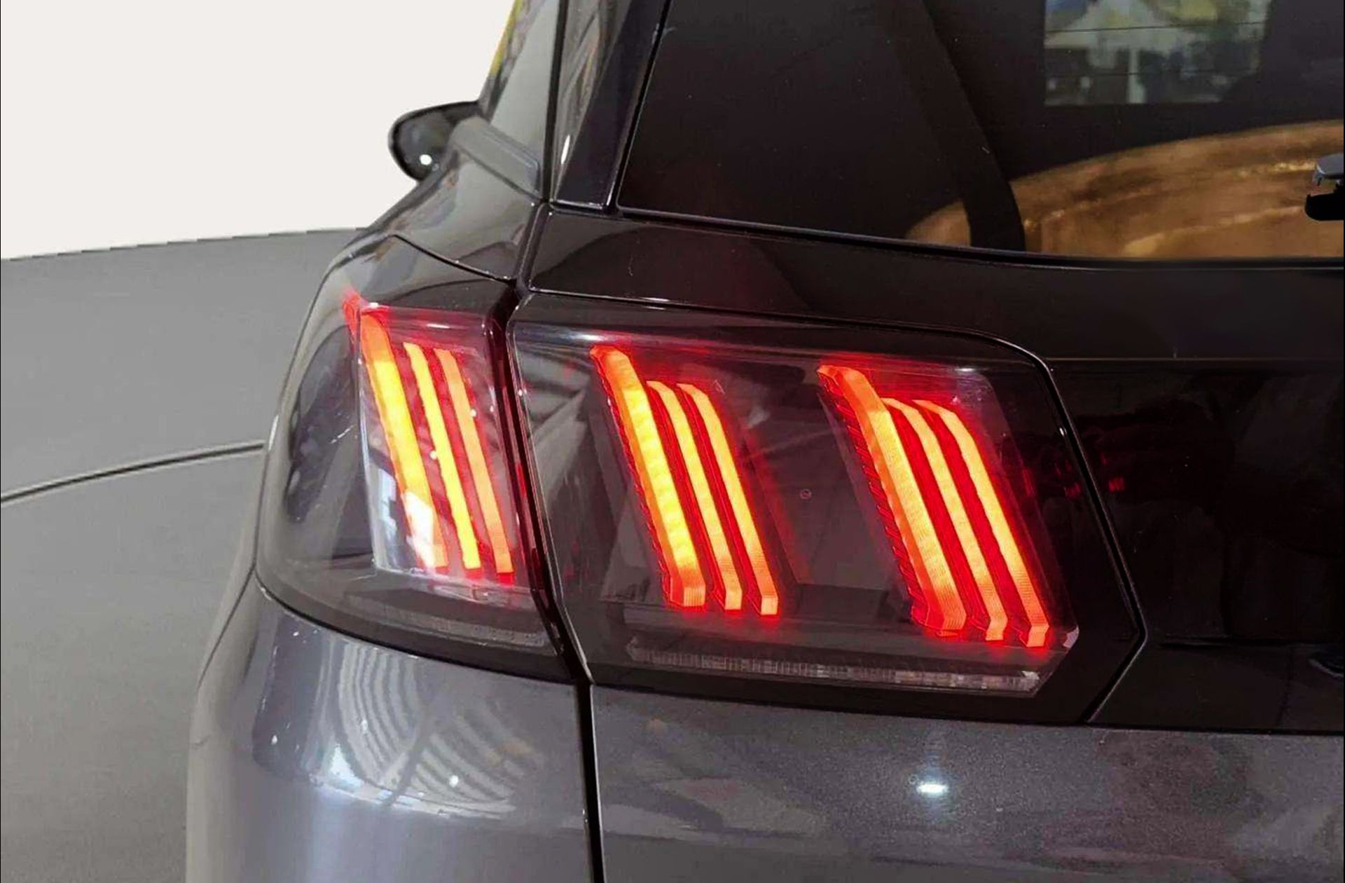 Peugeot 3008 300 Allure Pack e-EAT8 4x4 - foto 17