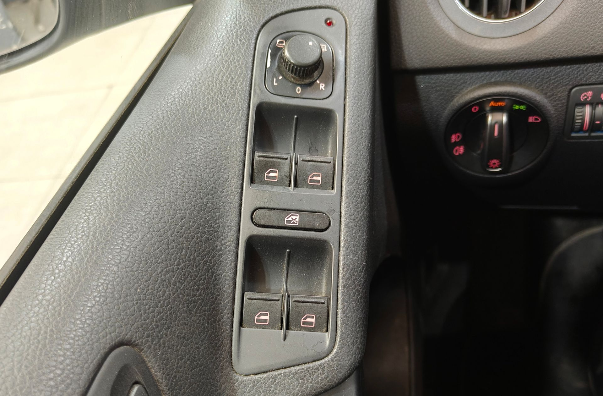 Volkswagen Tiguan T1 2.0 TDI BMT 4x2 - foto 45