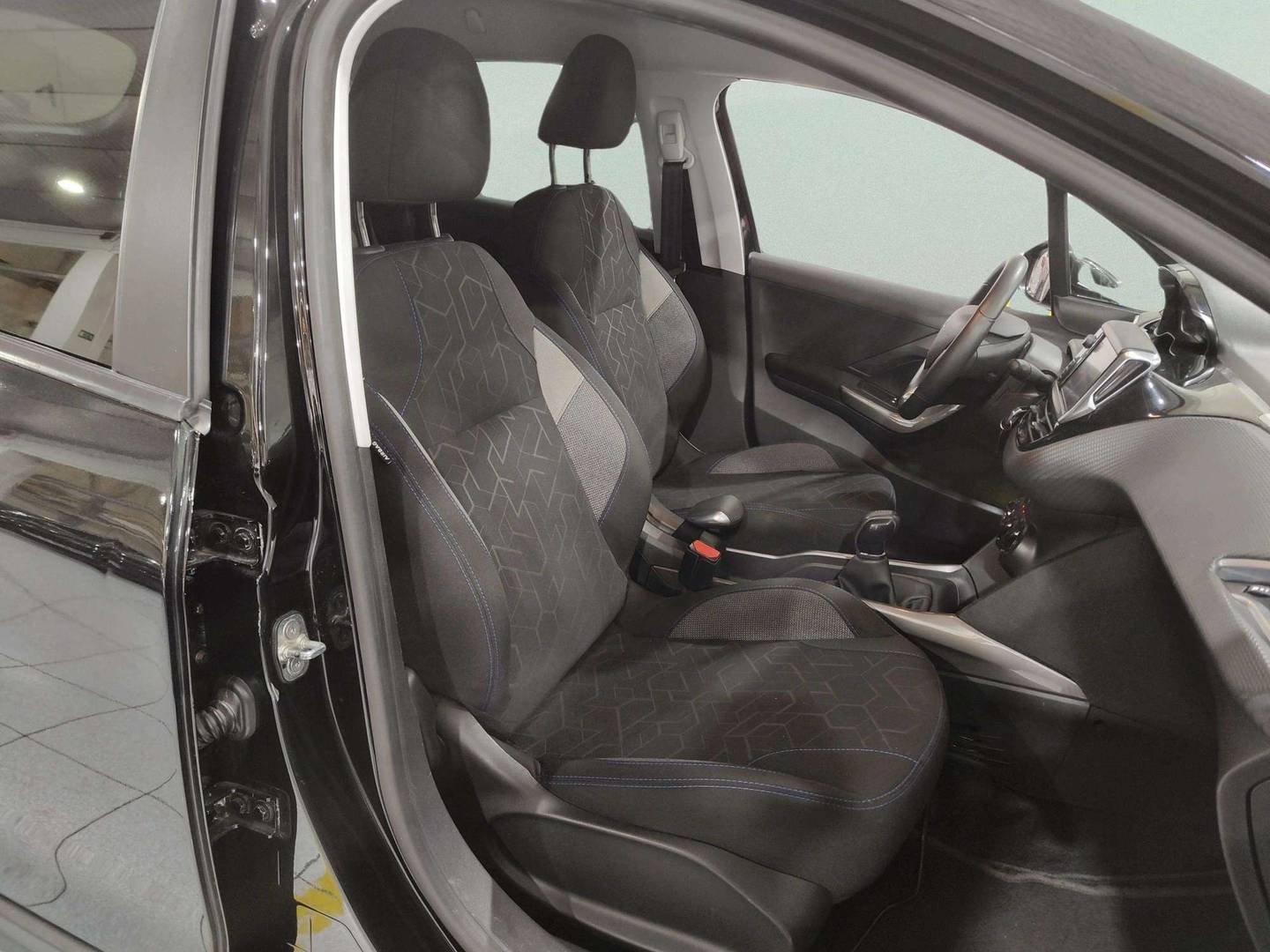 Peugeot 2008 Peugeot 2008 BlueHDi 100 Style (100 CV) km 0