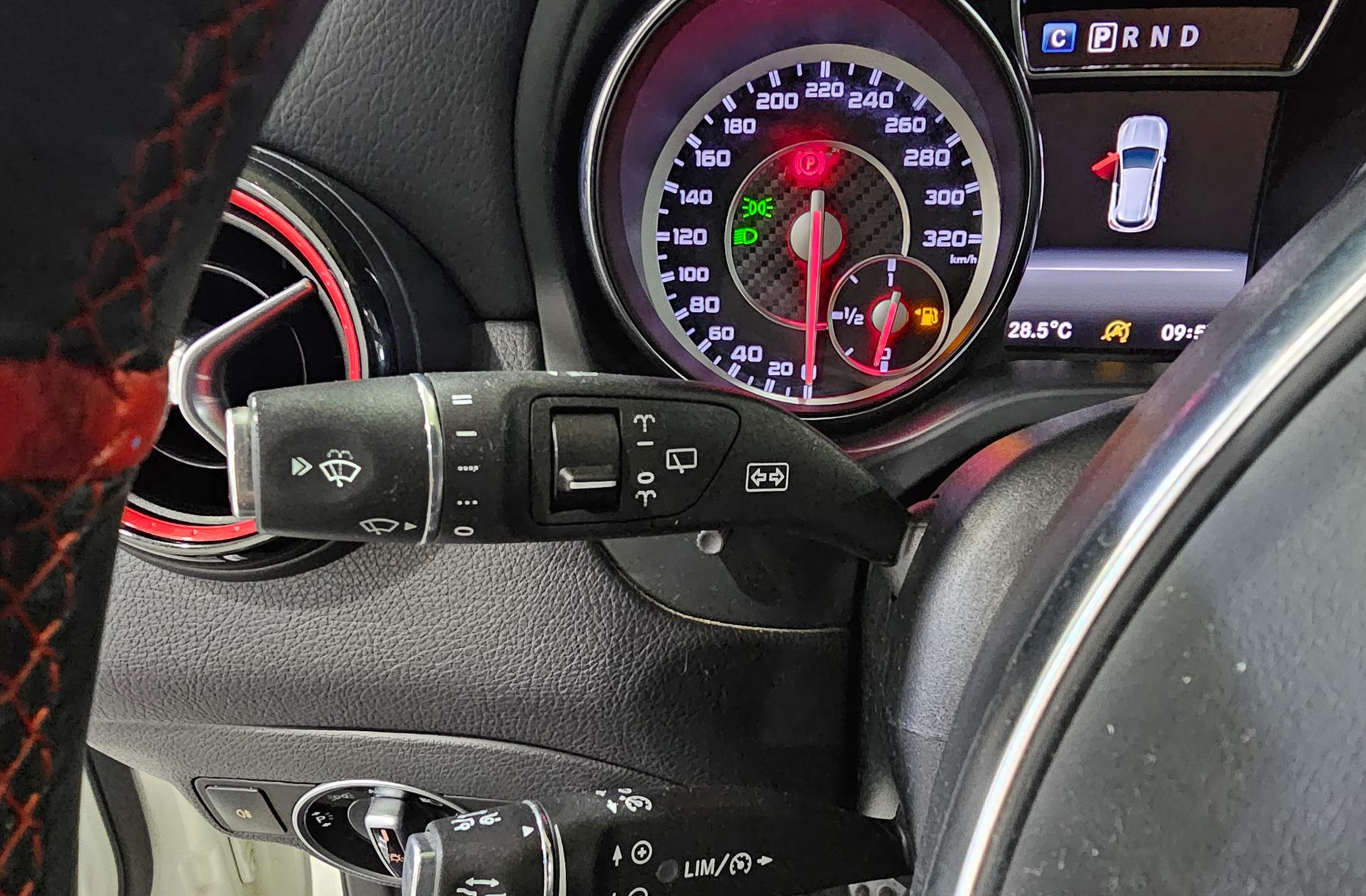 Mercedes-Benz GLA AMG 45 4Matic - foto 33