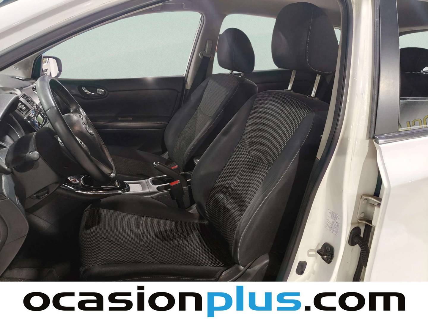 Foto asientos delanteros Nissan PULSAR Nissan Pulsar 1.5 dCi Acenta (110 CV)