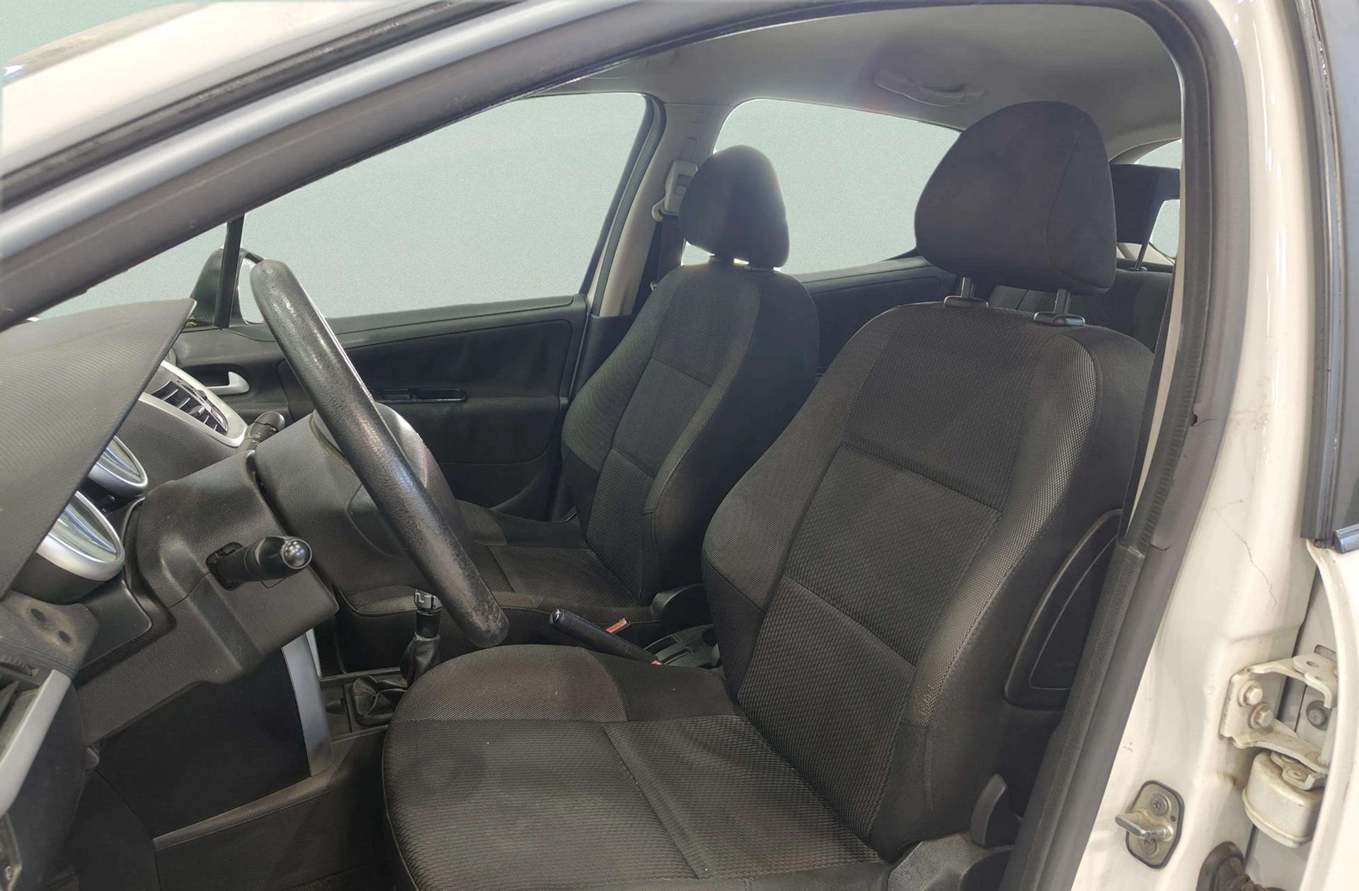 Peugeot 207 1.4 HDi FAP - foto 7