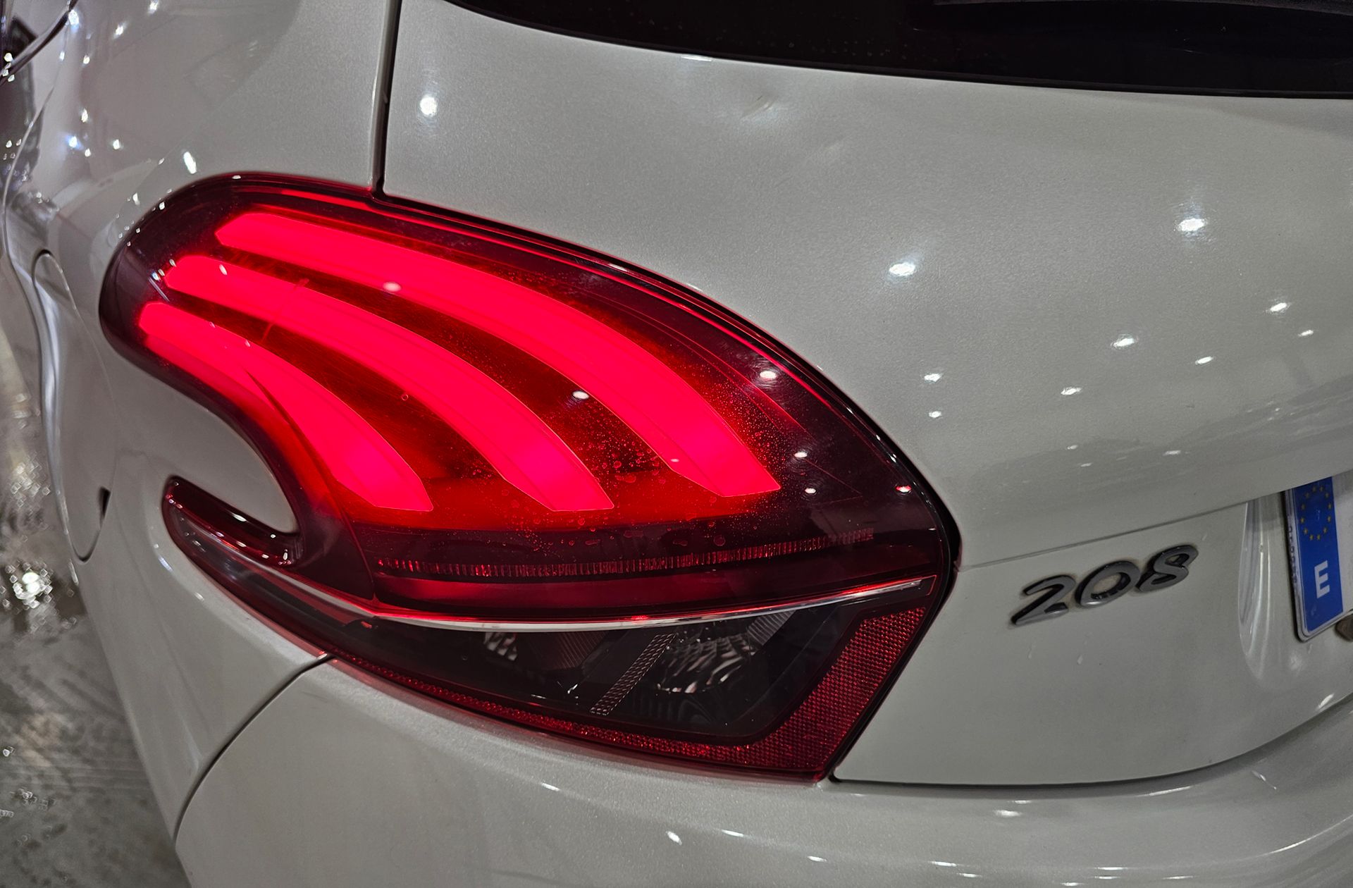 Peugeot 208 BlueHDi 100 Tech Edition - foto 15