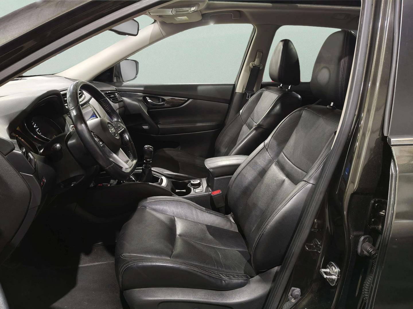 Foto asientos delanteros Nissan X-TRAIL Nissan X-Trail dCi 150 Tekna 4X4-i (150 CV)