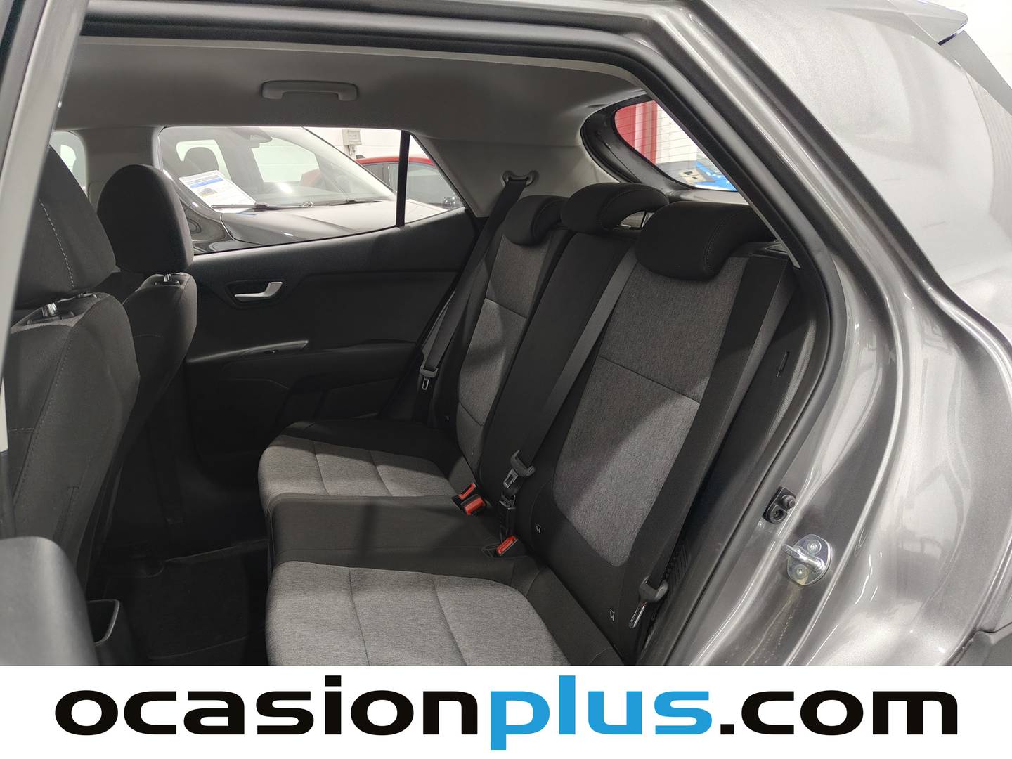 Foto asientos traseros KIA Stonic KIA Stonic 1.0 T-GDi MHEV MT Concept (100 CV)