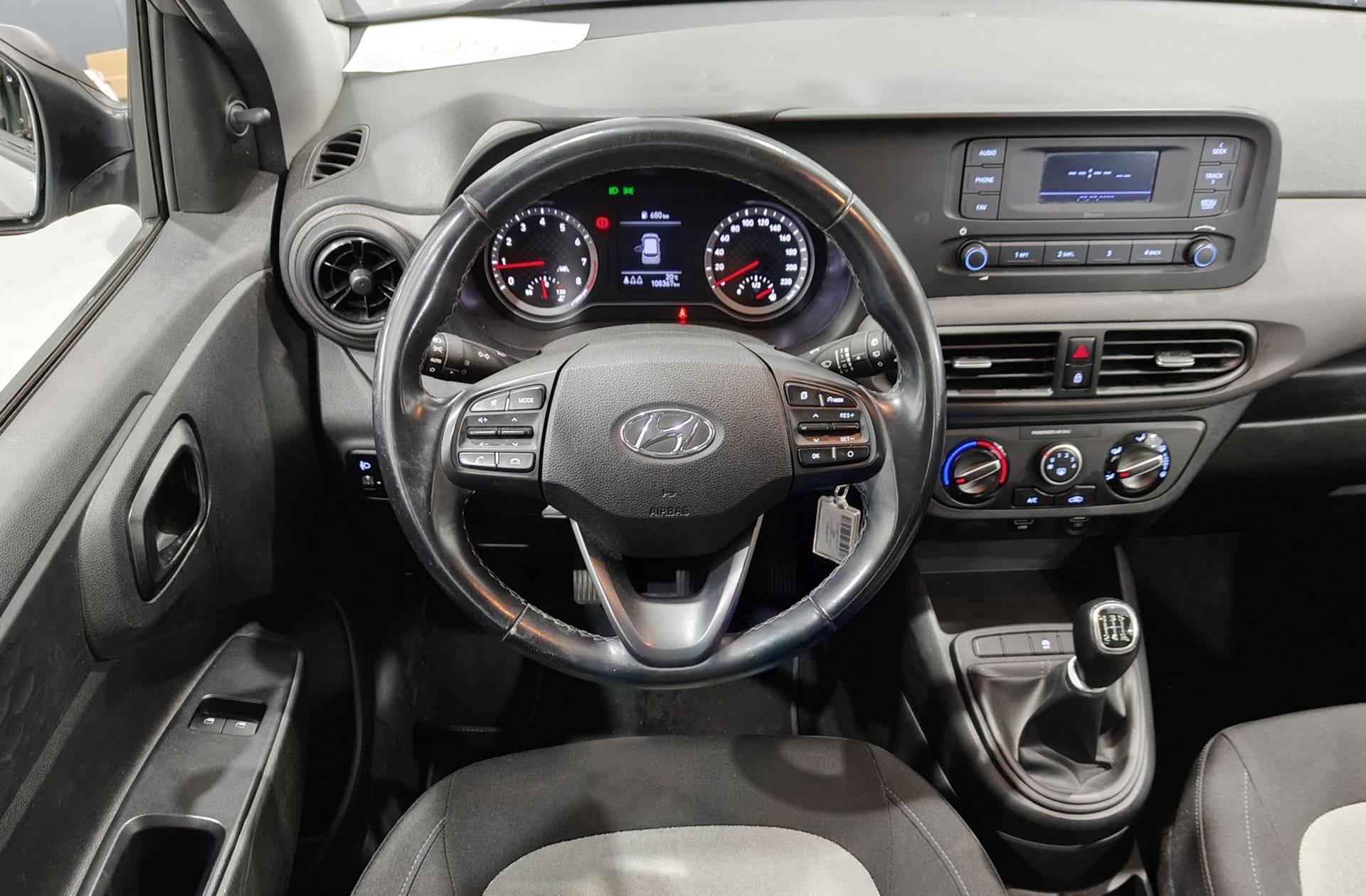 Hyundai i10 1.0 Essence - foto 17