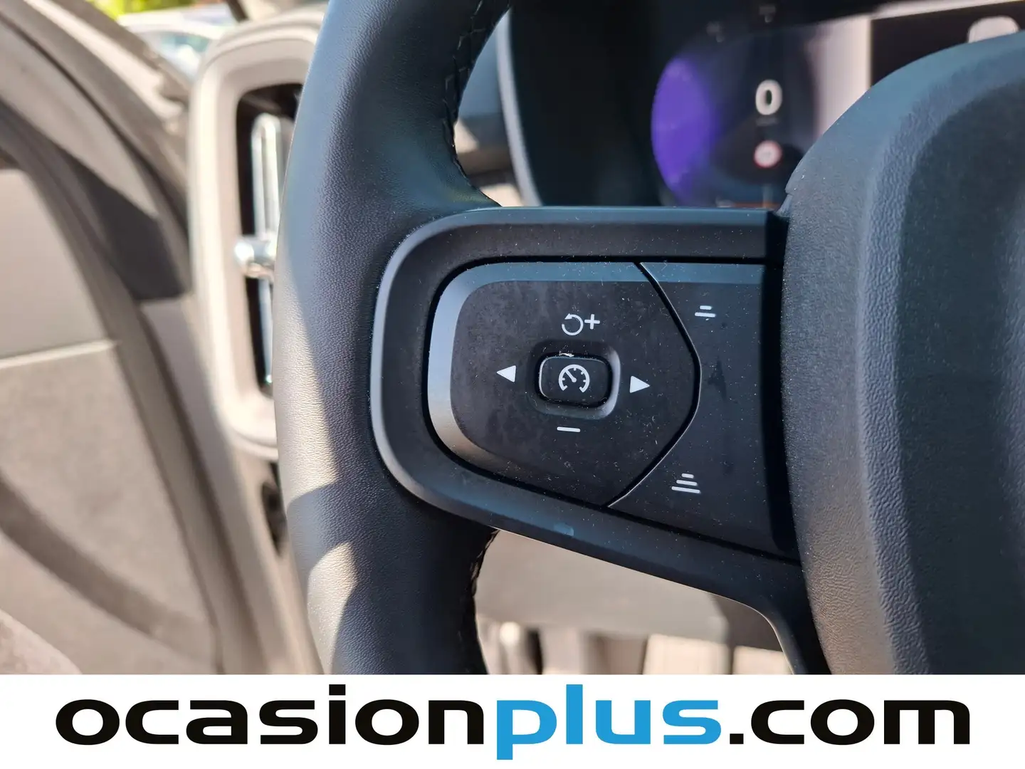 Foto Volvo XC40 Volvo XC40 B3 G Essential Auto (163 CV)