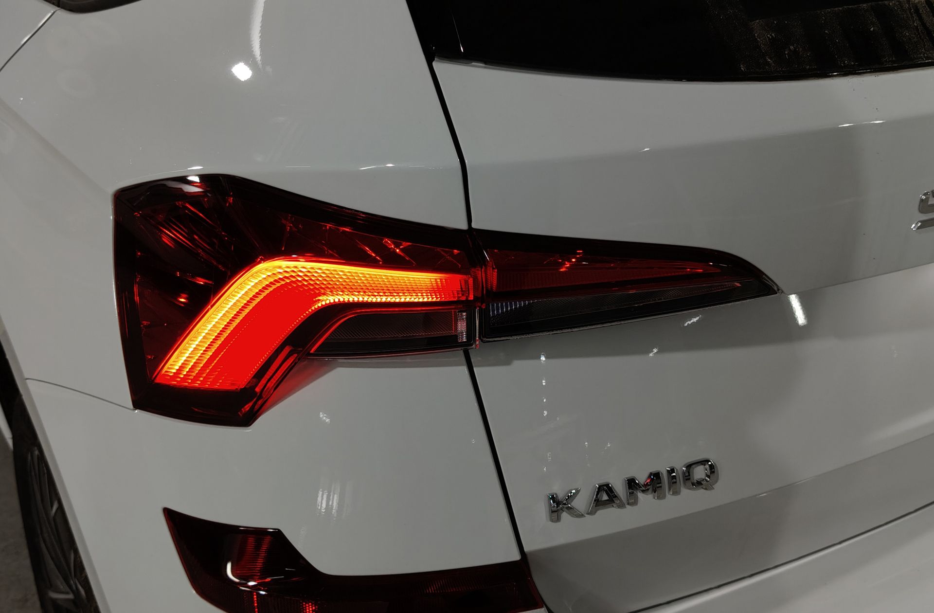 Škoda Kamiq 1.0 TSI Selection DSG - foto 18