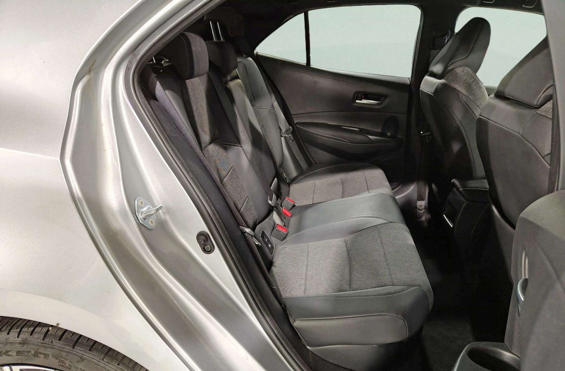 Toyota Corolla 1.8 125H Style E-CVT - foto 14