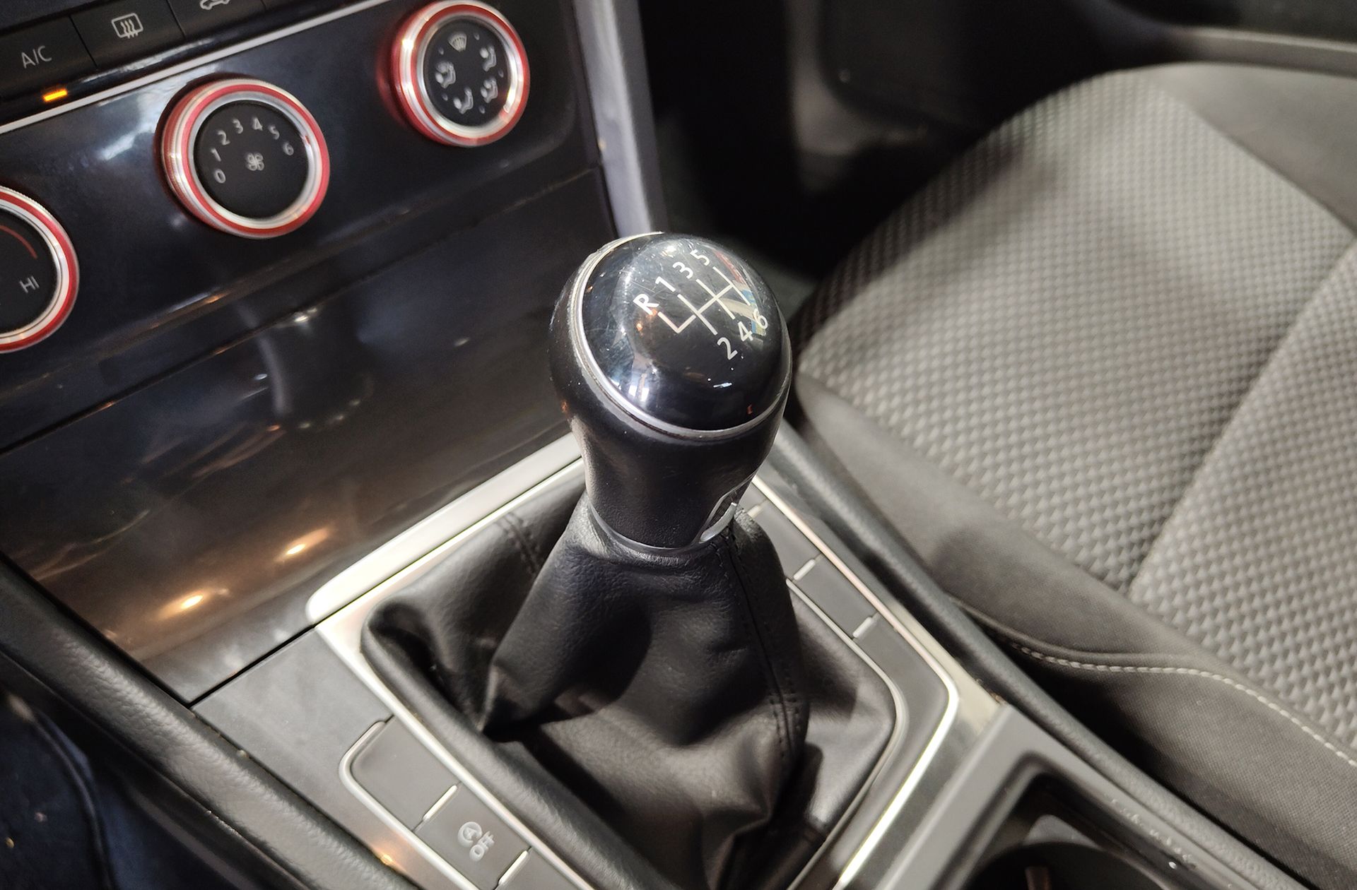 Volkswagen Golf Edition 1.0 TSI - foto 5