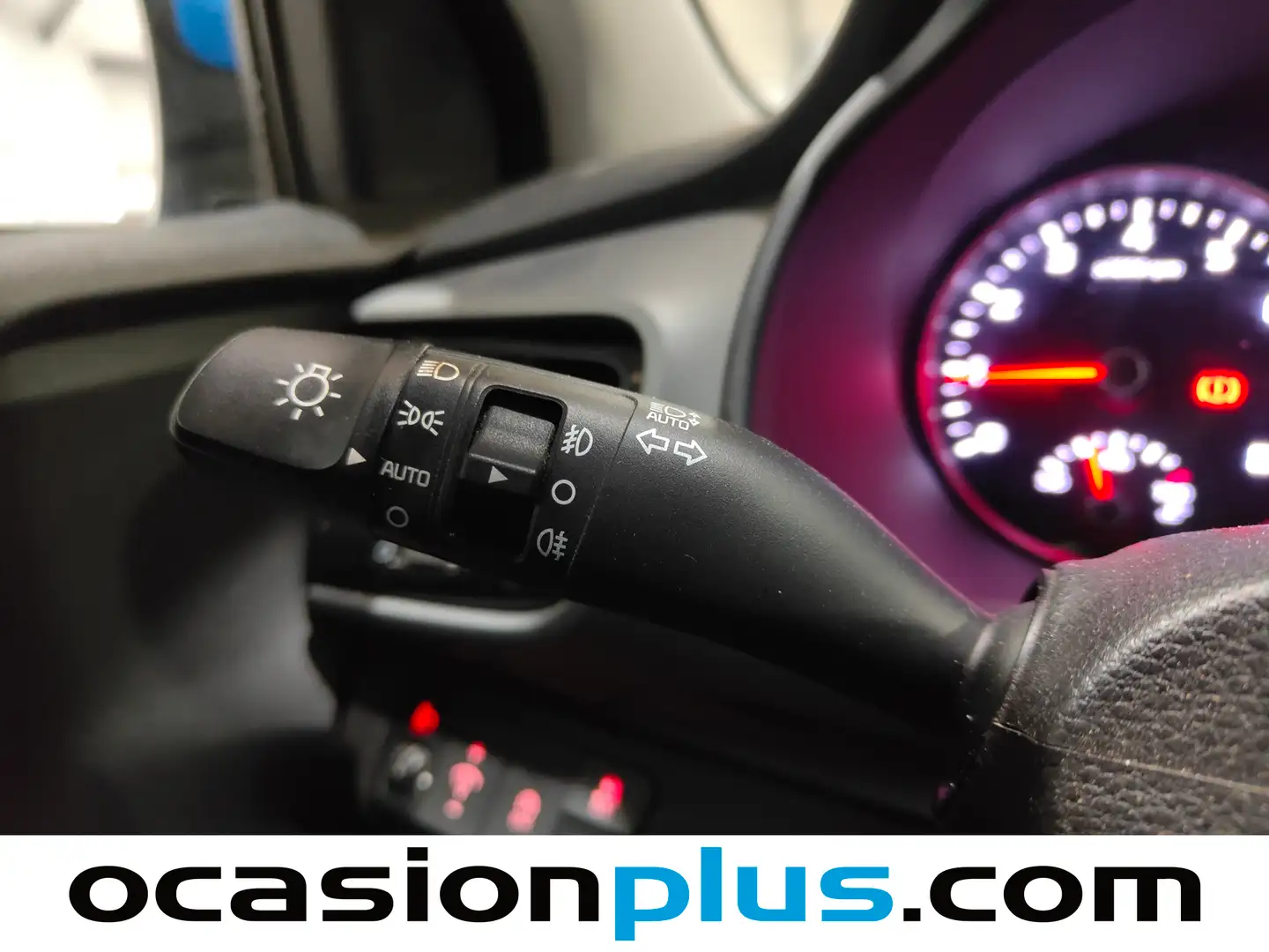 Foto KIA Stonic Kia Stonic 1.0 T-GDi MHEV Drive iMT  (100 CV)