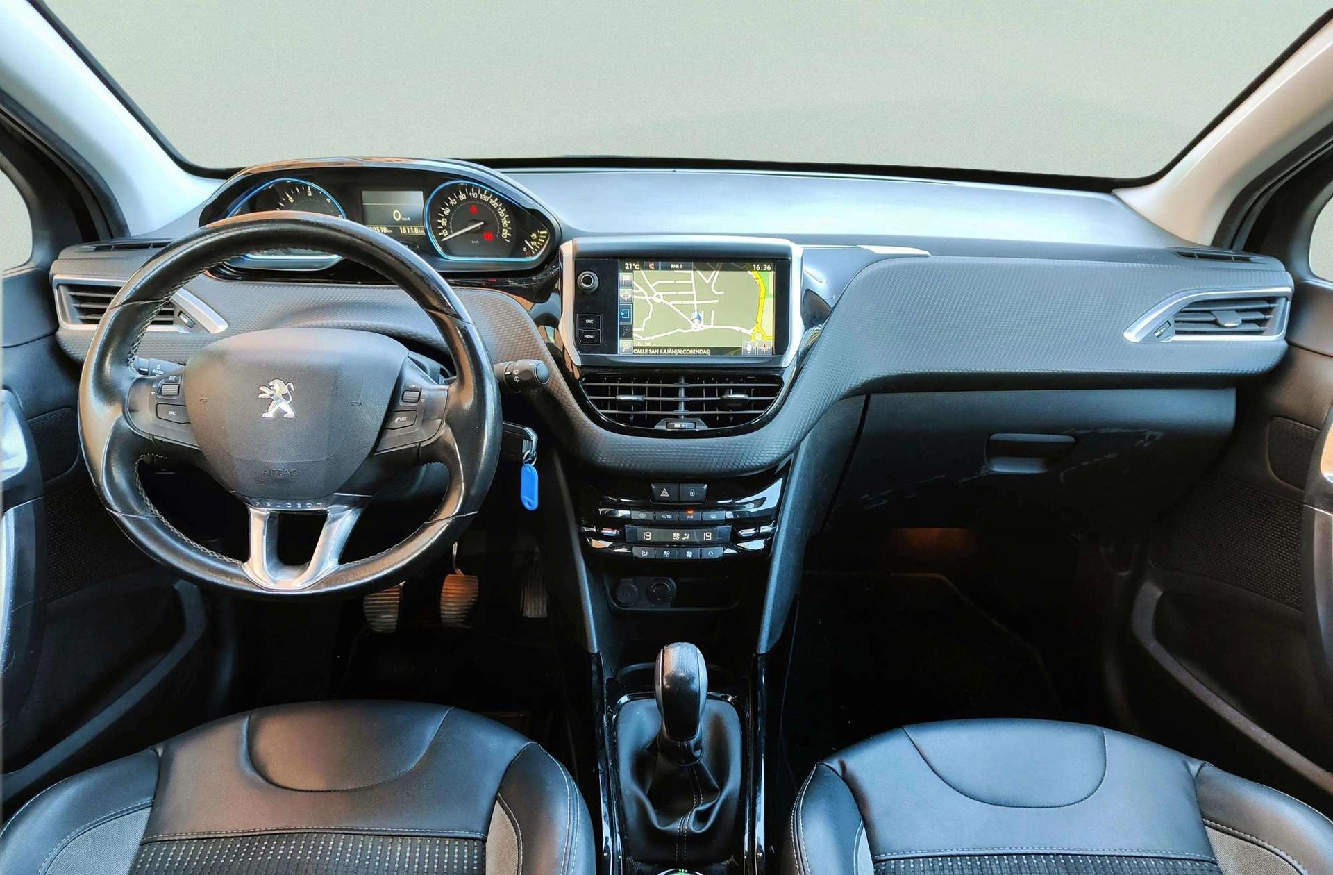 Peugeot 2008 BlueHDi 100 Allure - foto 6