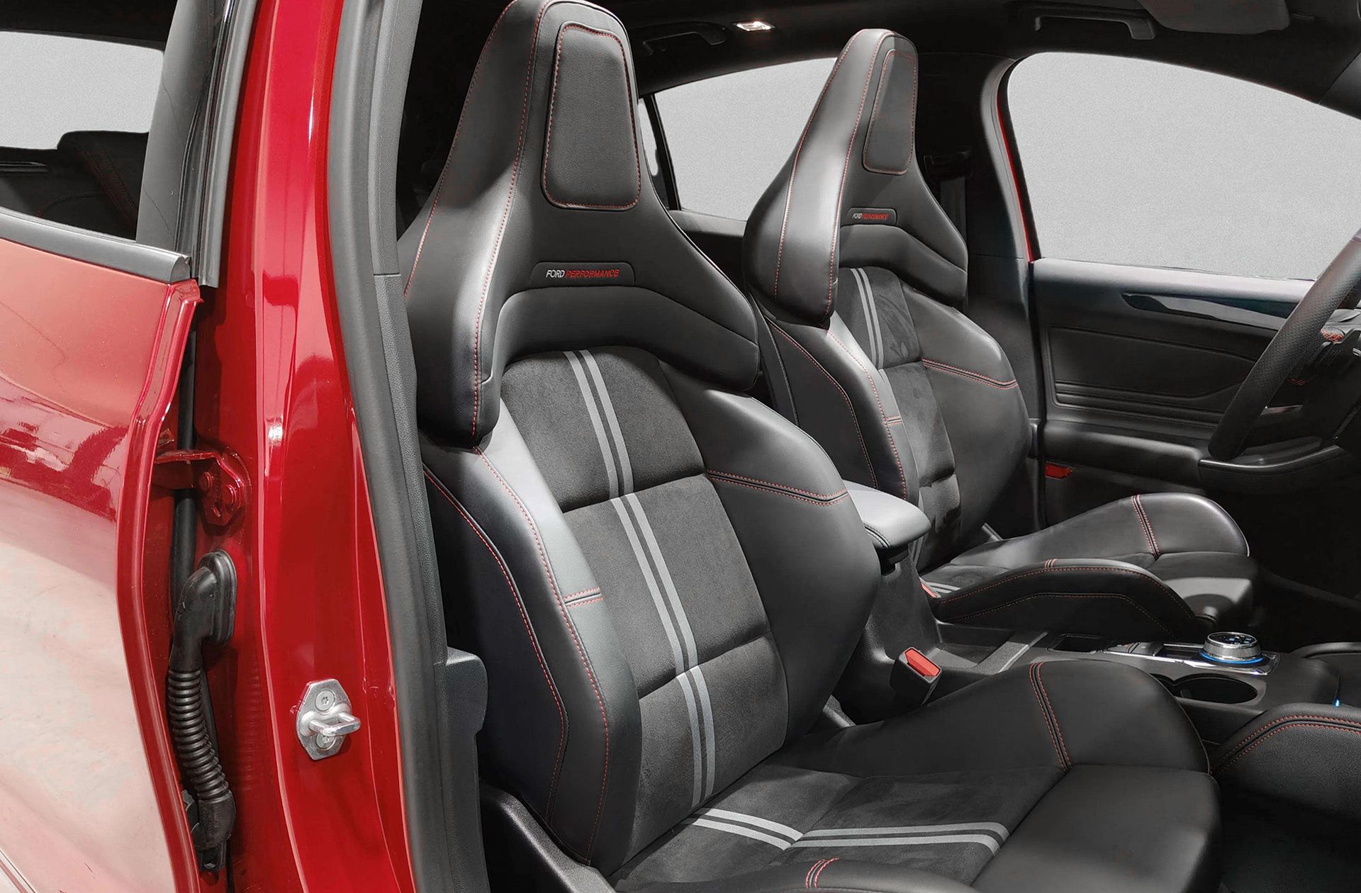 Ford Focus 2.3 EcoBoost ST - foto 25