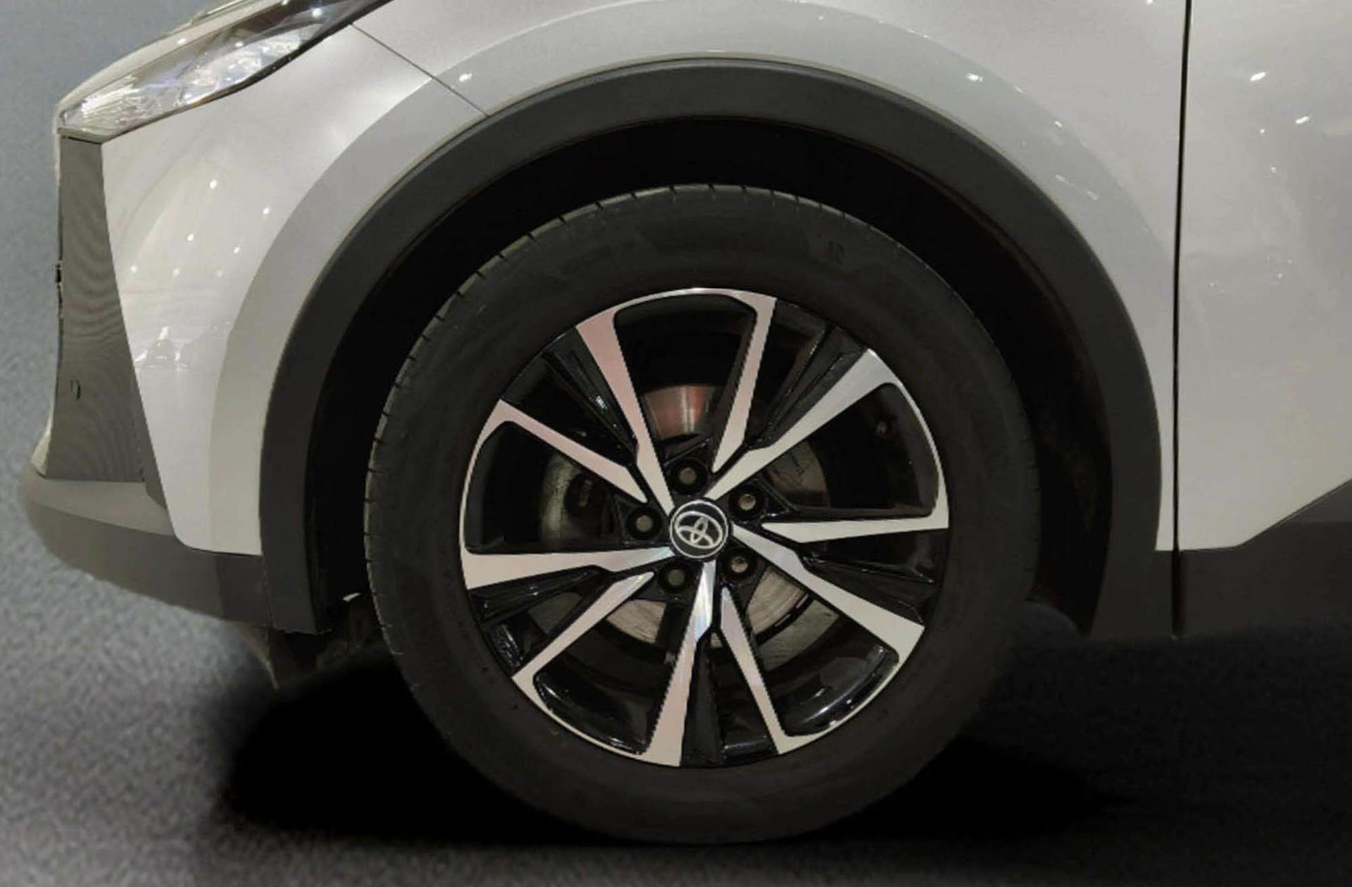 Toyota C-HR 140H Advance - foto 36
