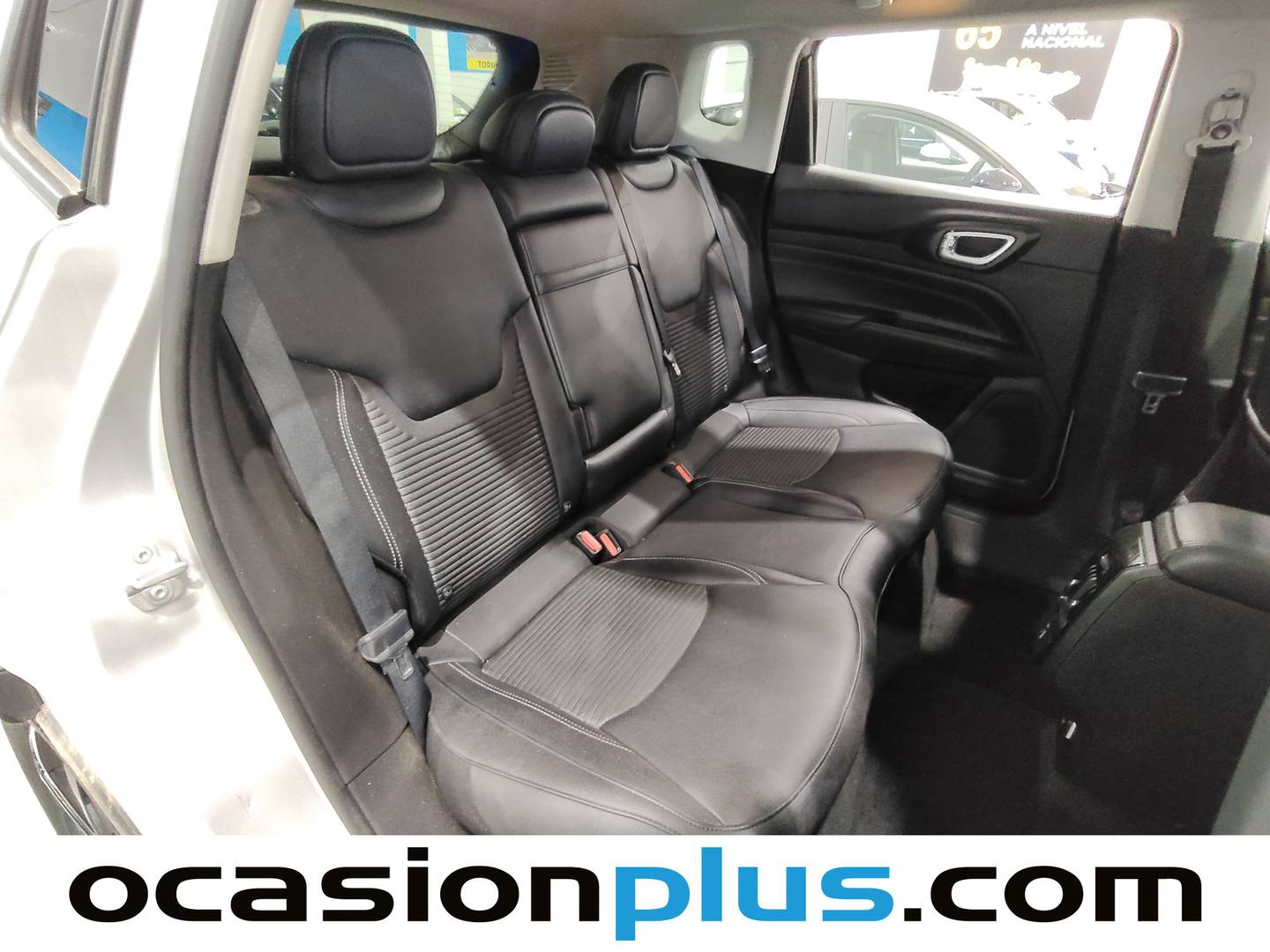 Foto Jeep Compass Jeep Compass 1.3 Gse Night Eagle FWD MT (130 CV)