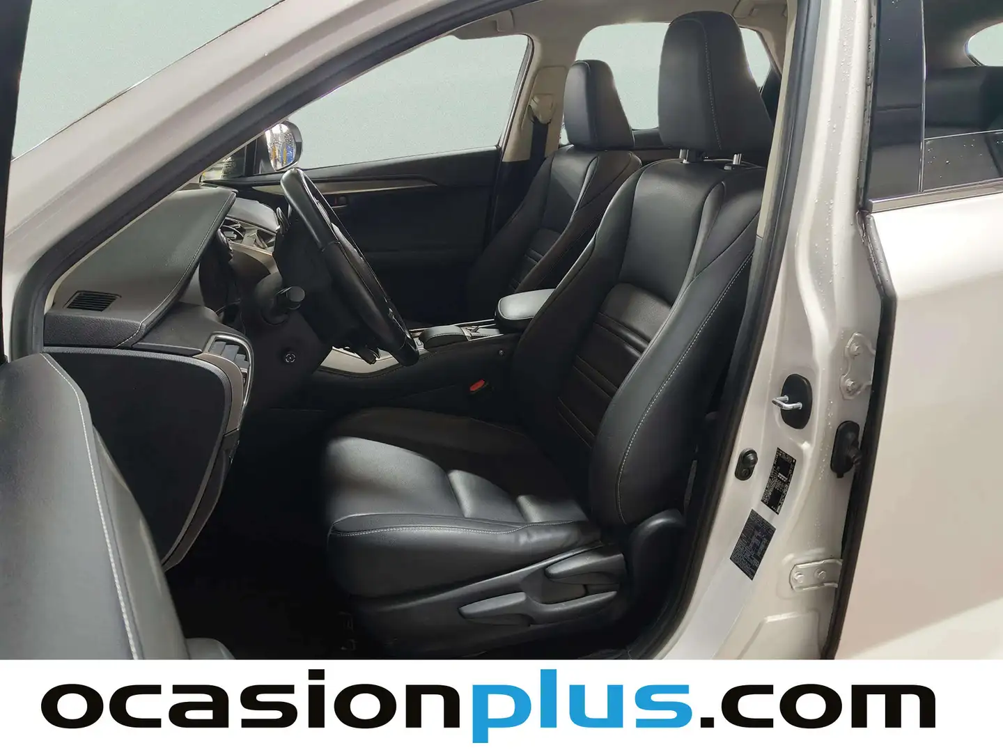 Foto Lexus NX Lexus NX 300h Premium 2WD (197 CV)