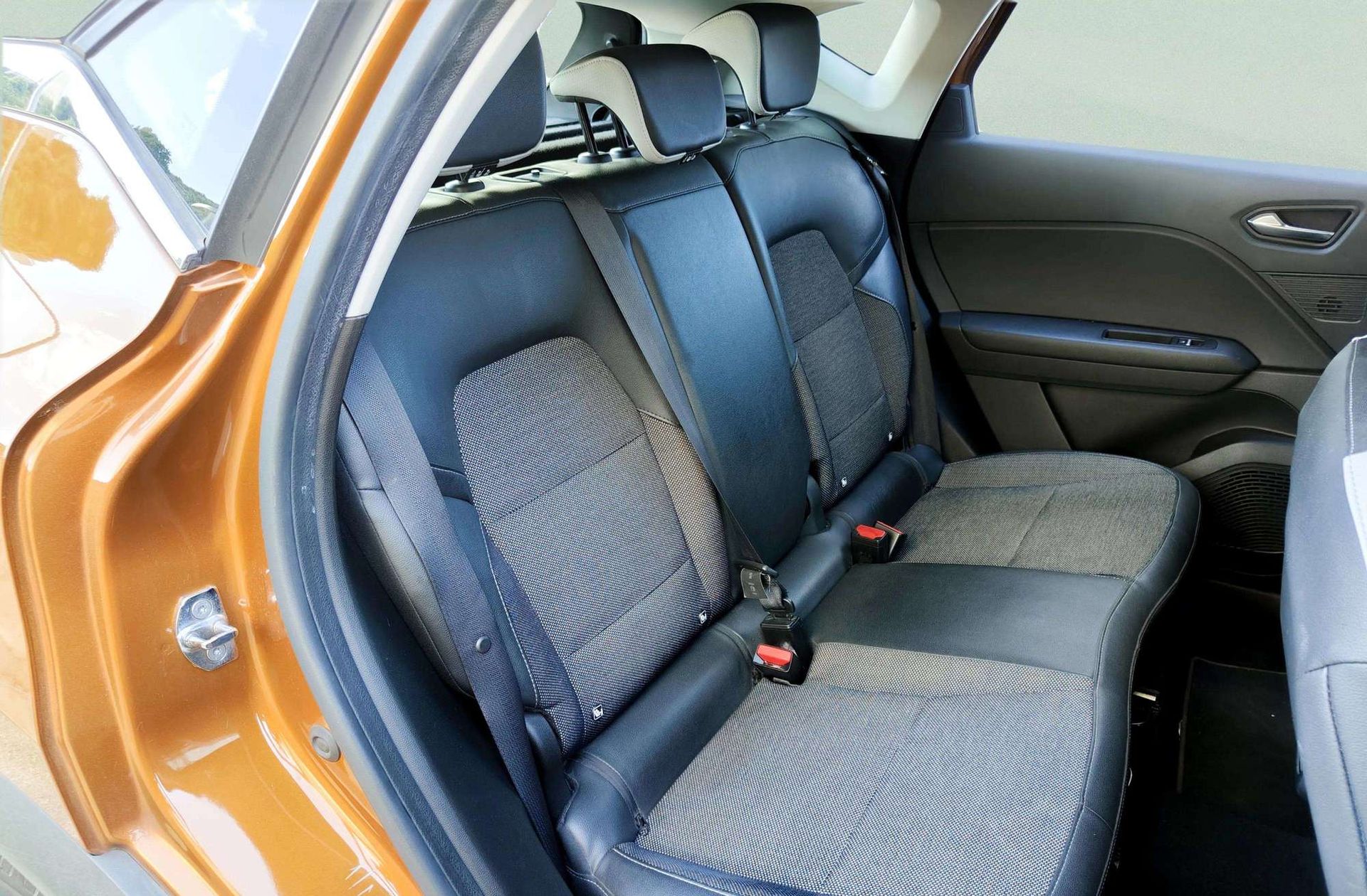 Renault Captur Zen TCe - foto 18