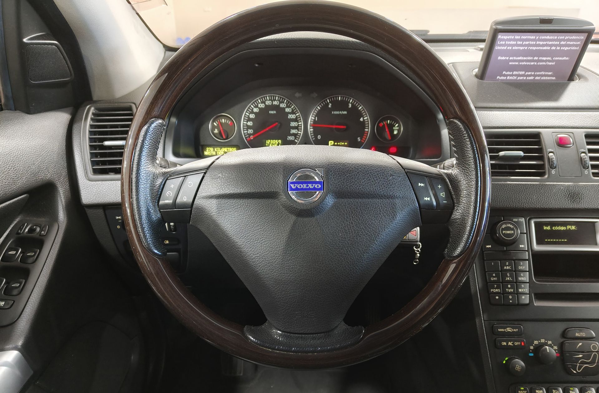 Volvo XC90 D5 Executive 7 plazas - foto 23