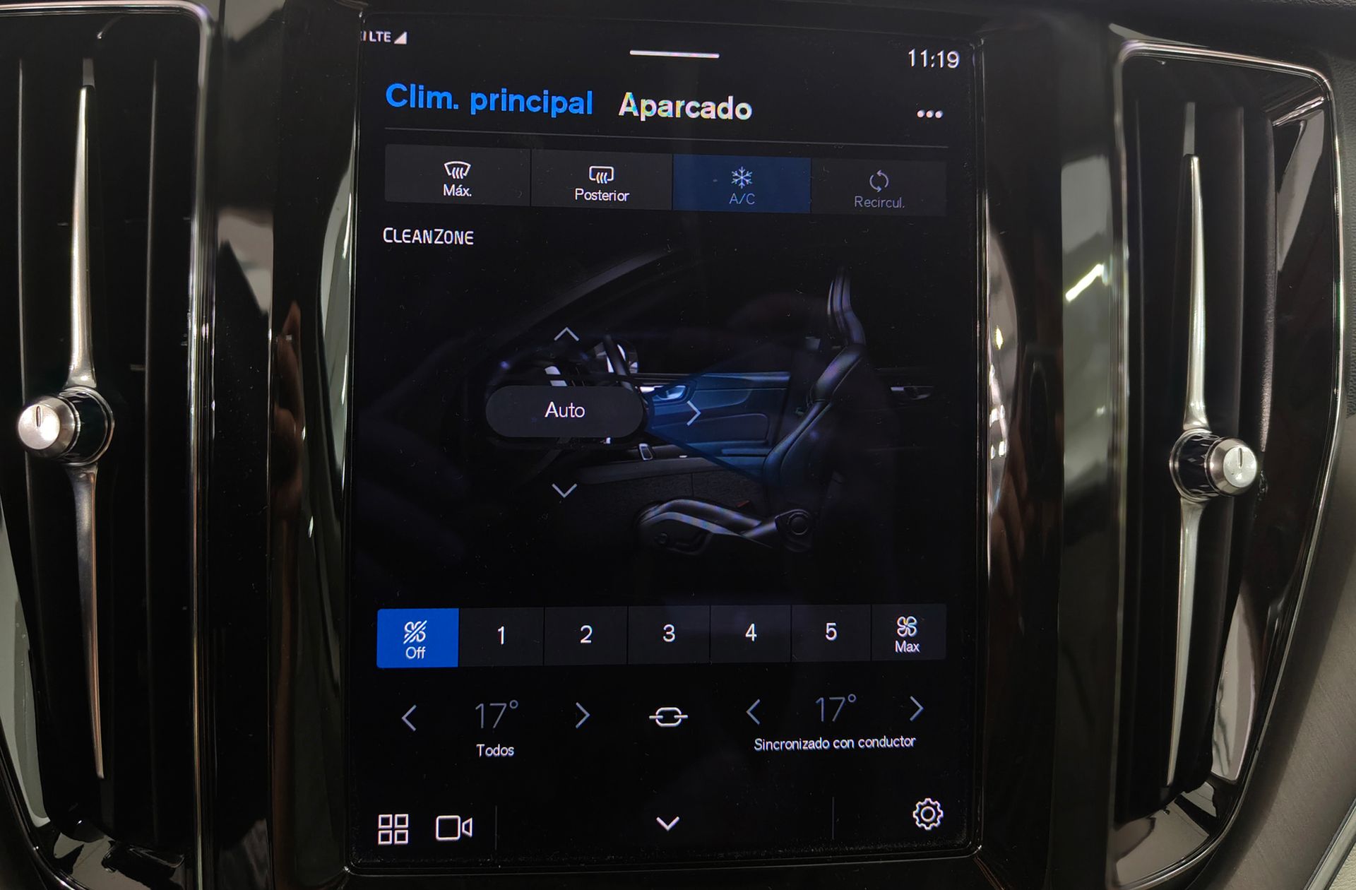 Volvo XC60 B4 D Core - foto 41