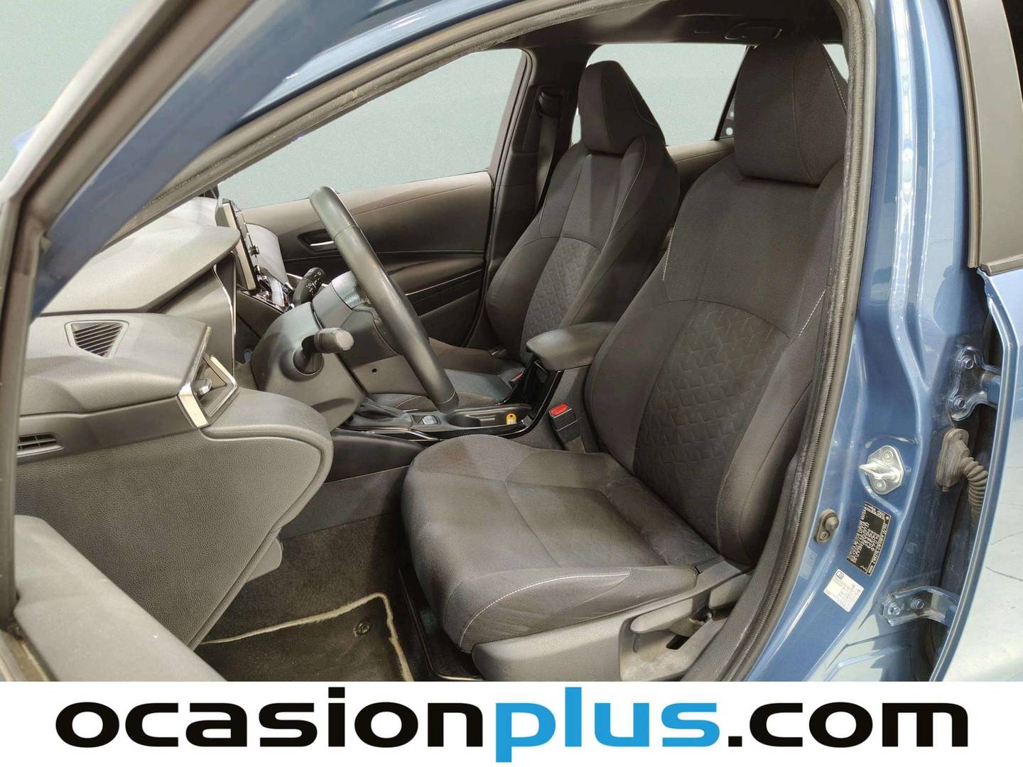 Foto asientos delanteros Toyota Corolla Toyota Corolla 125H Active Tech E-CVT (122 CV)