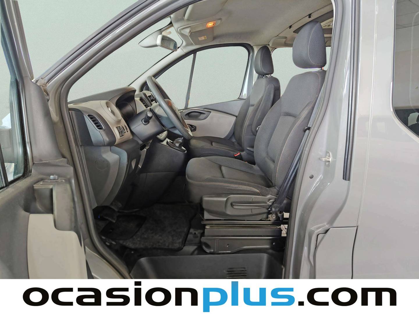 Foto asientos delanteros Renault Trafic Renault Trafic Passenger Energy dCi (125 CV) Camperizada 4 Plazas