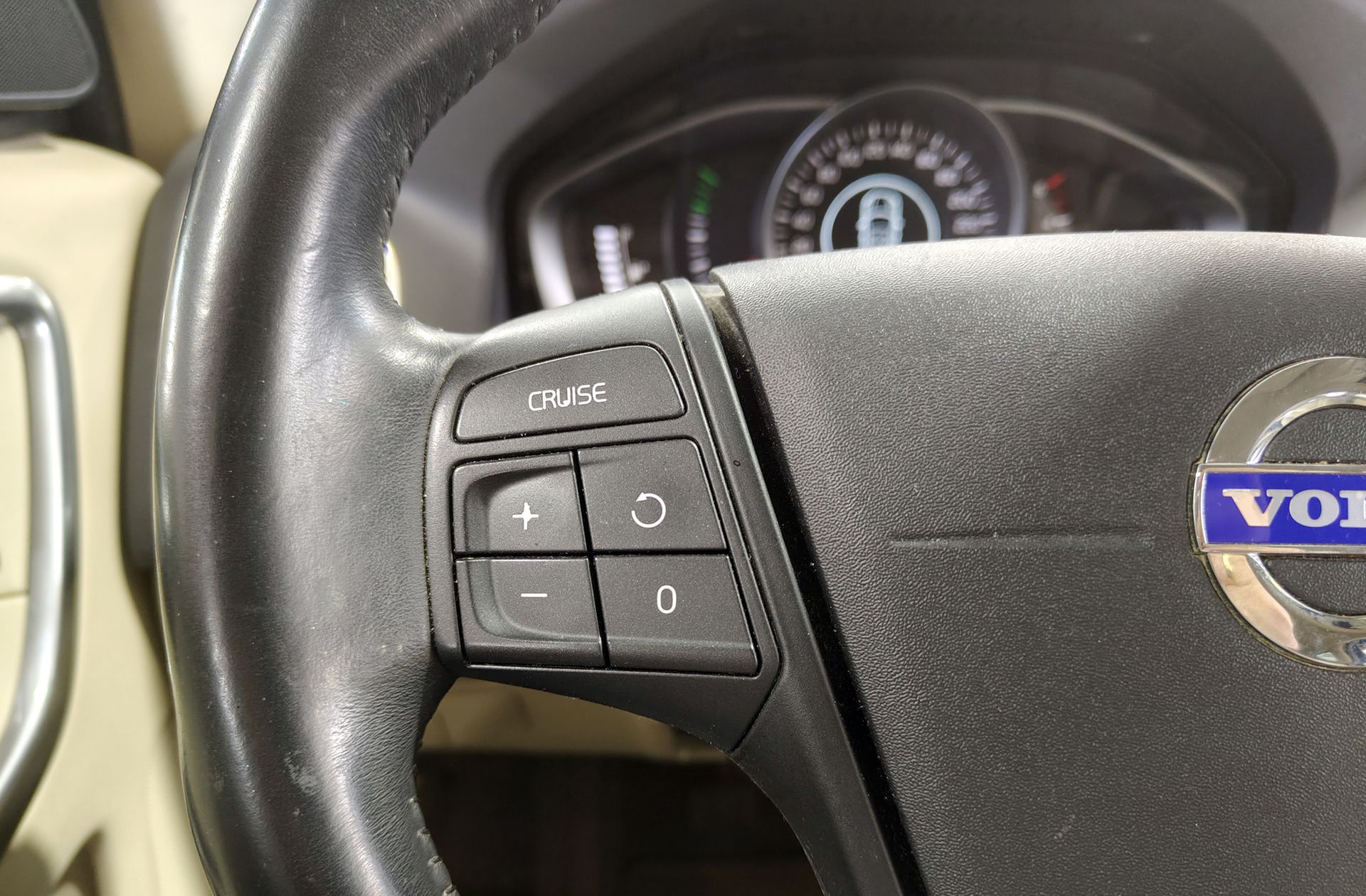 Volvo XC60 D3 Kinetic - foto 26